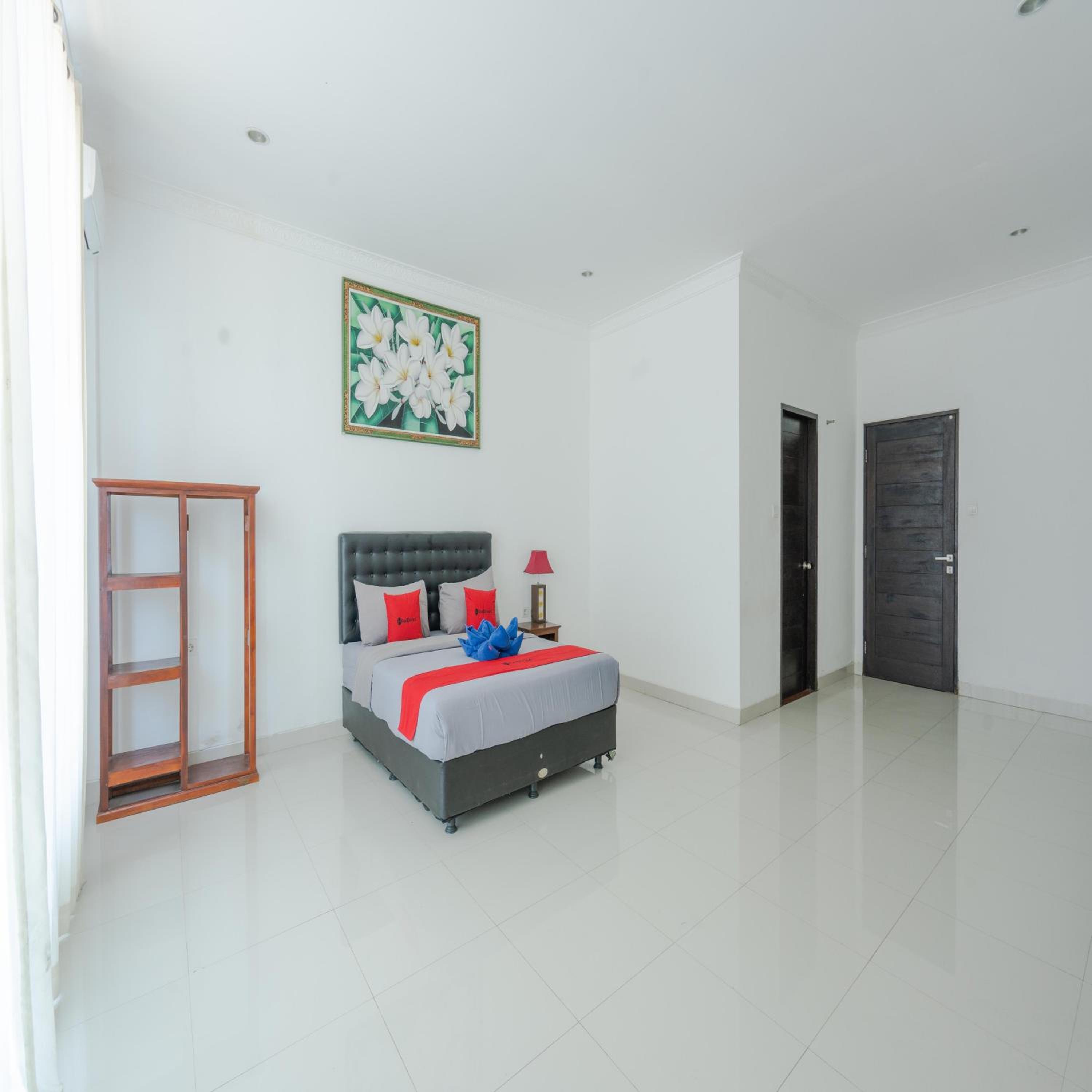 Deluxe Room - Photo 9