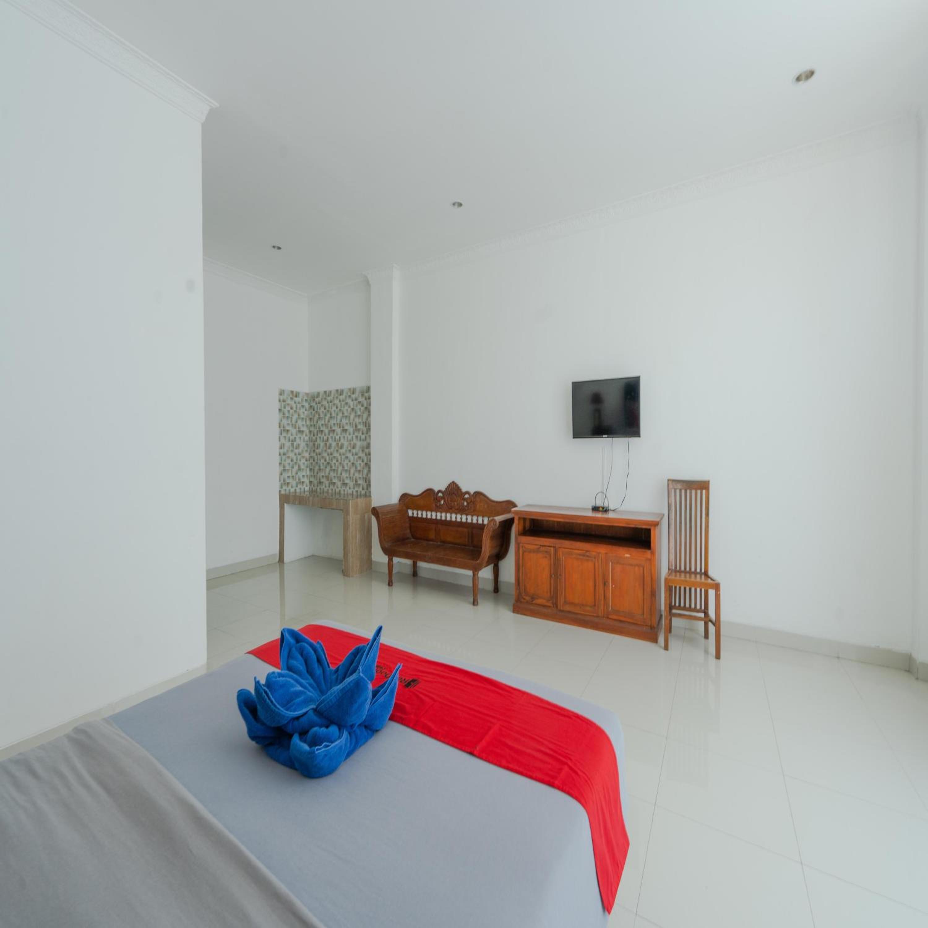 Deluxe Room - Photo 4