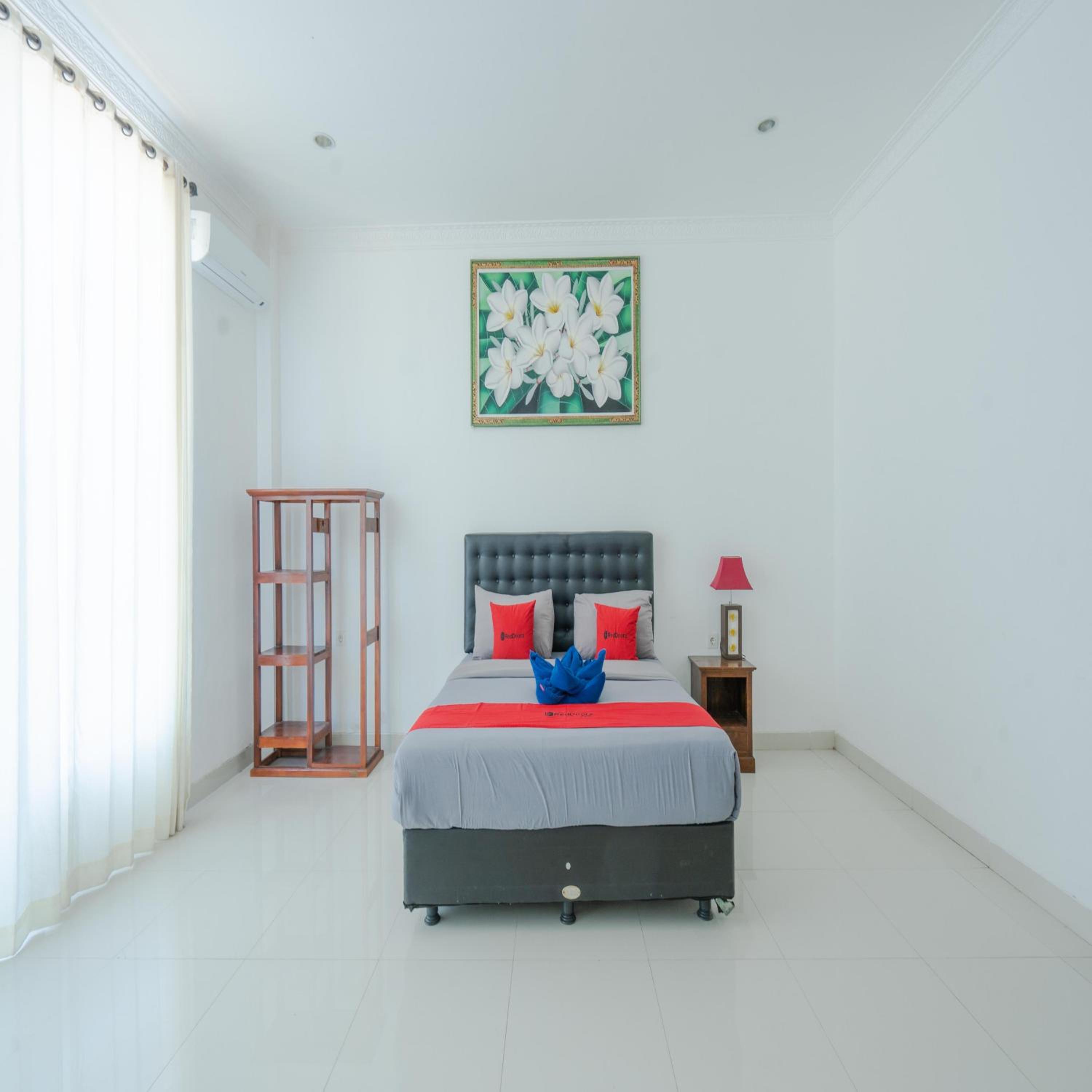 Deluxe Room - Photo 8