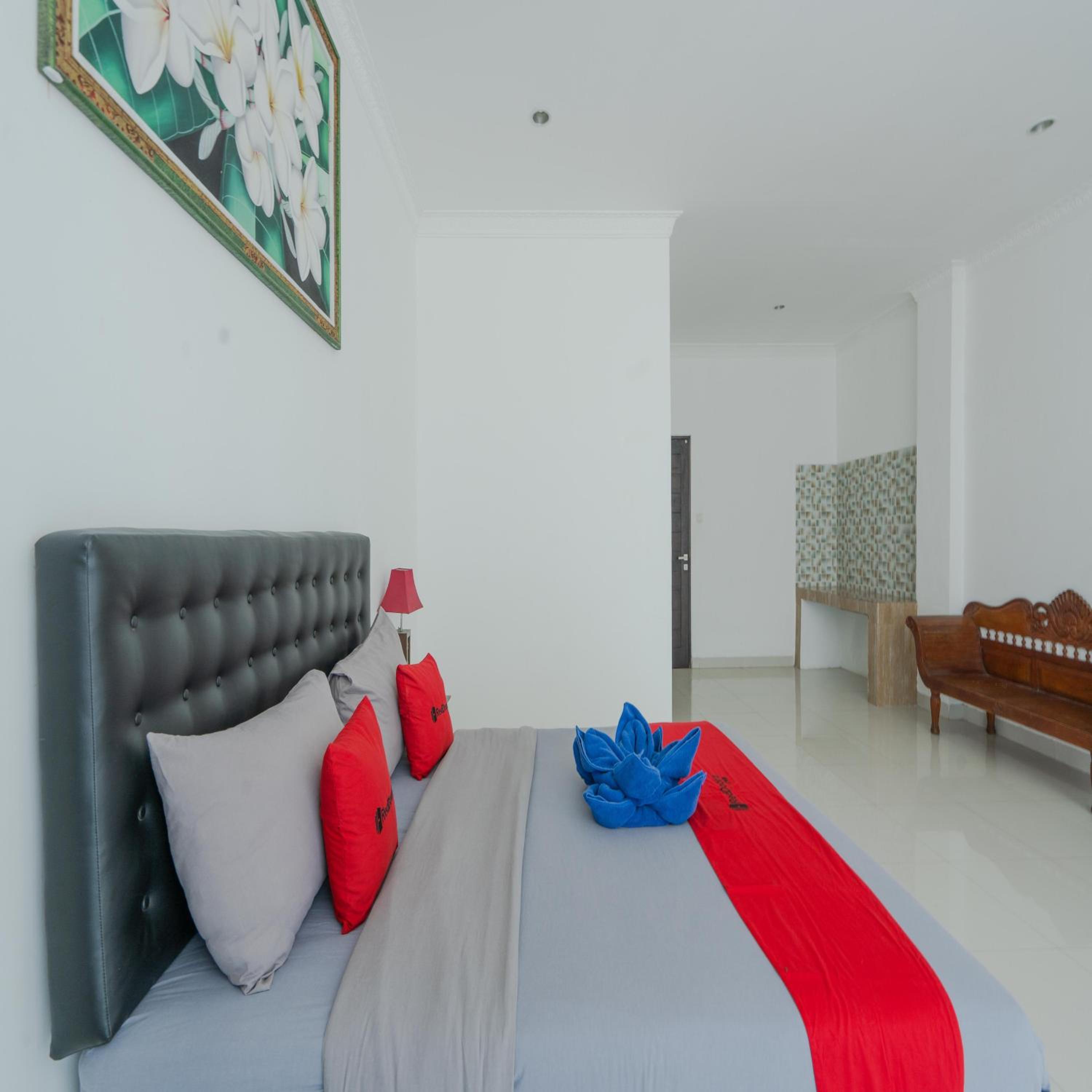 Deluxe Room - Photo 5