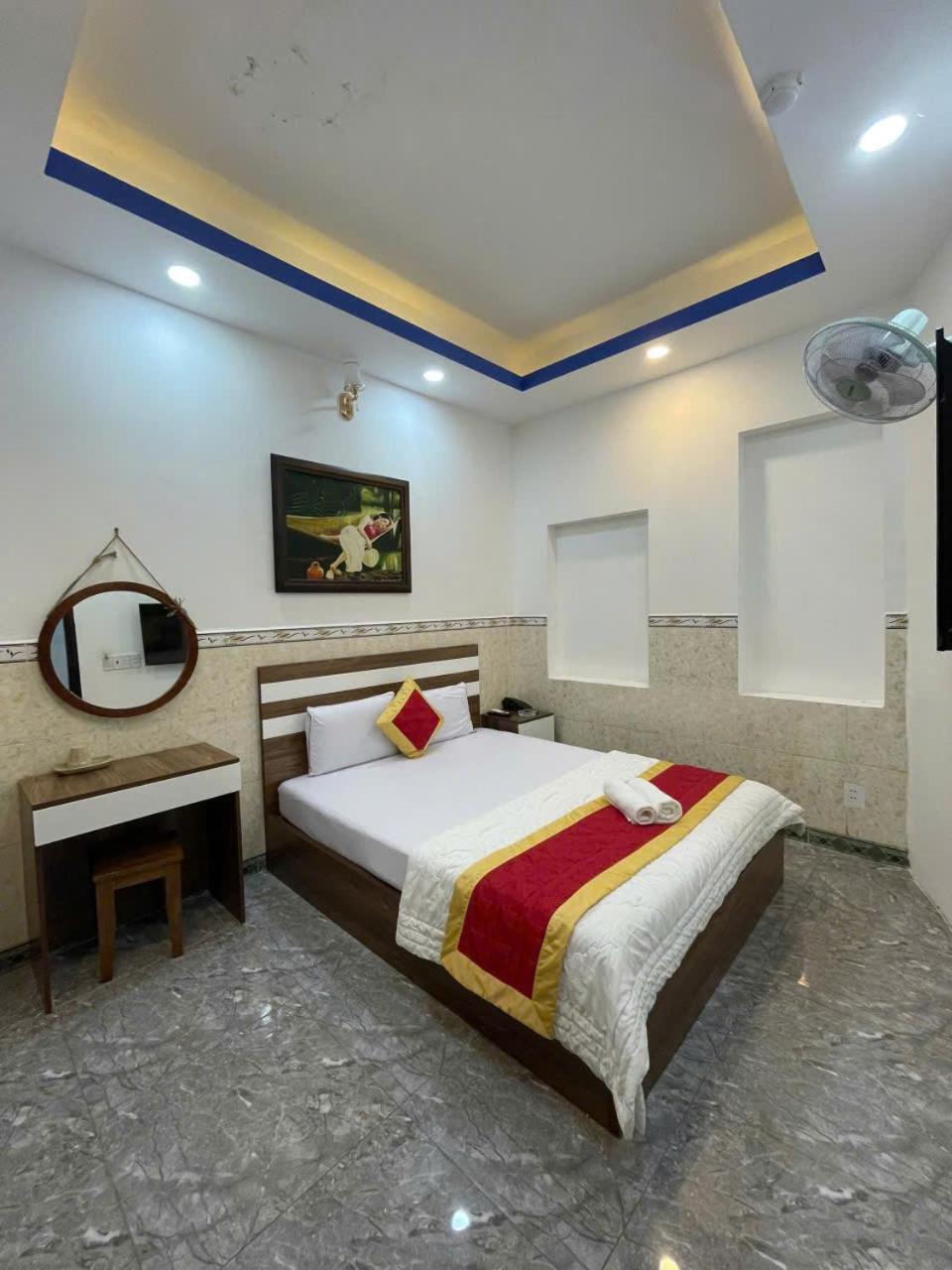 Standard Queen Room