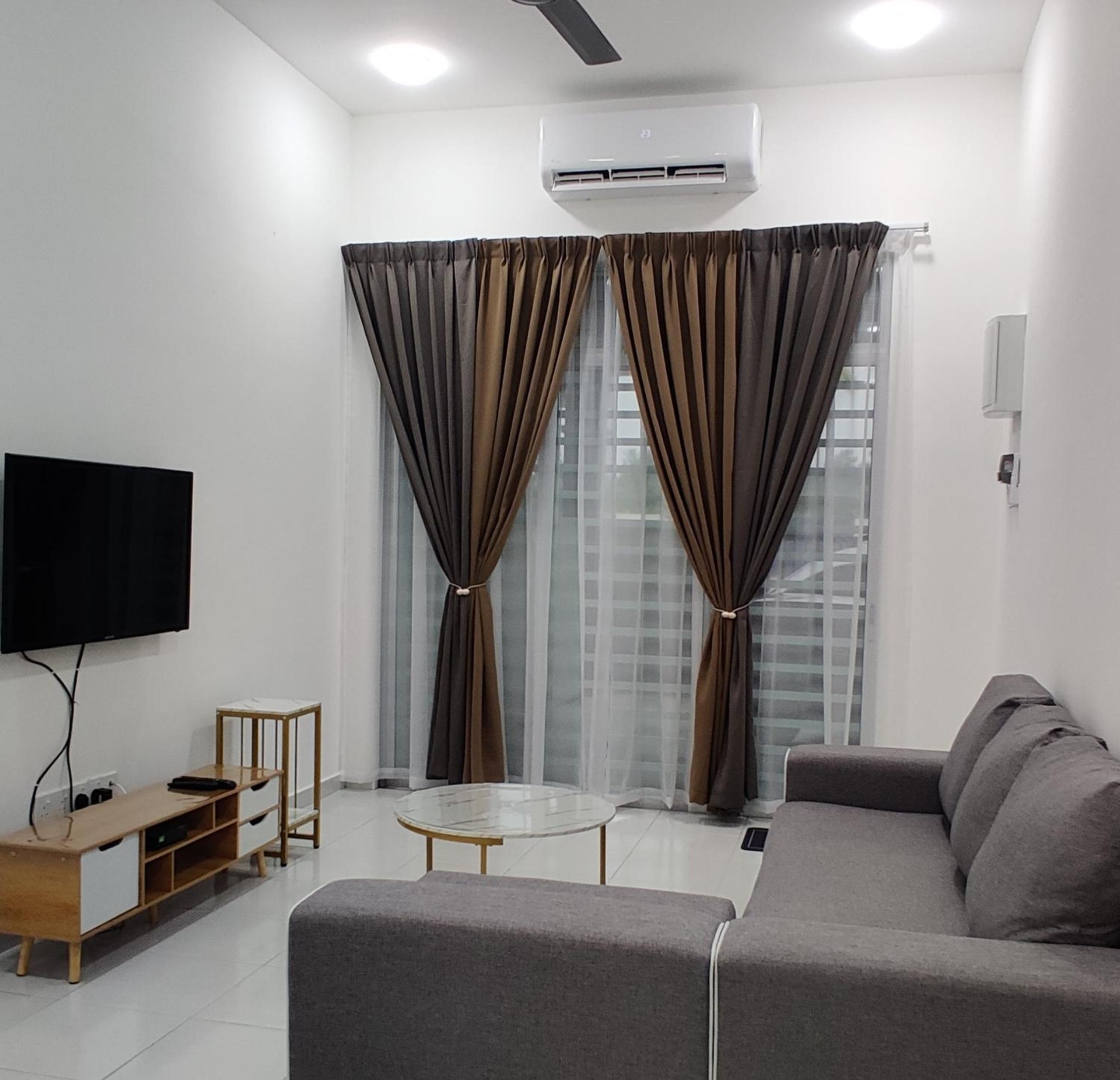 Four-Bedroom House photo 1