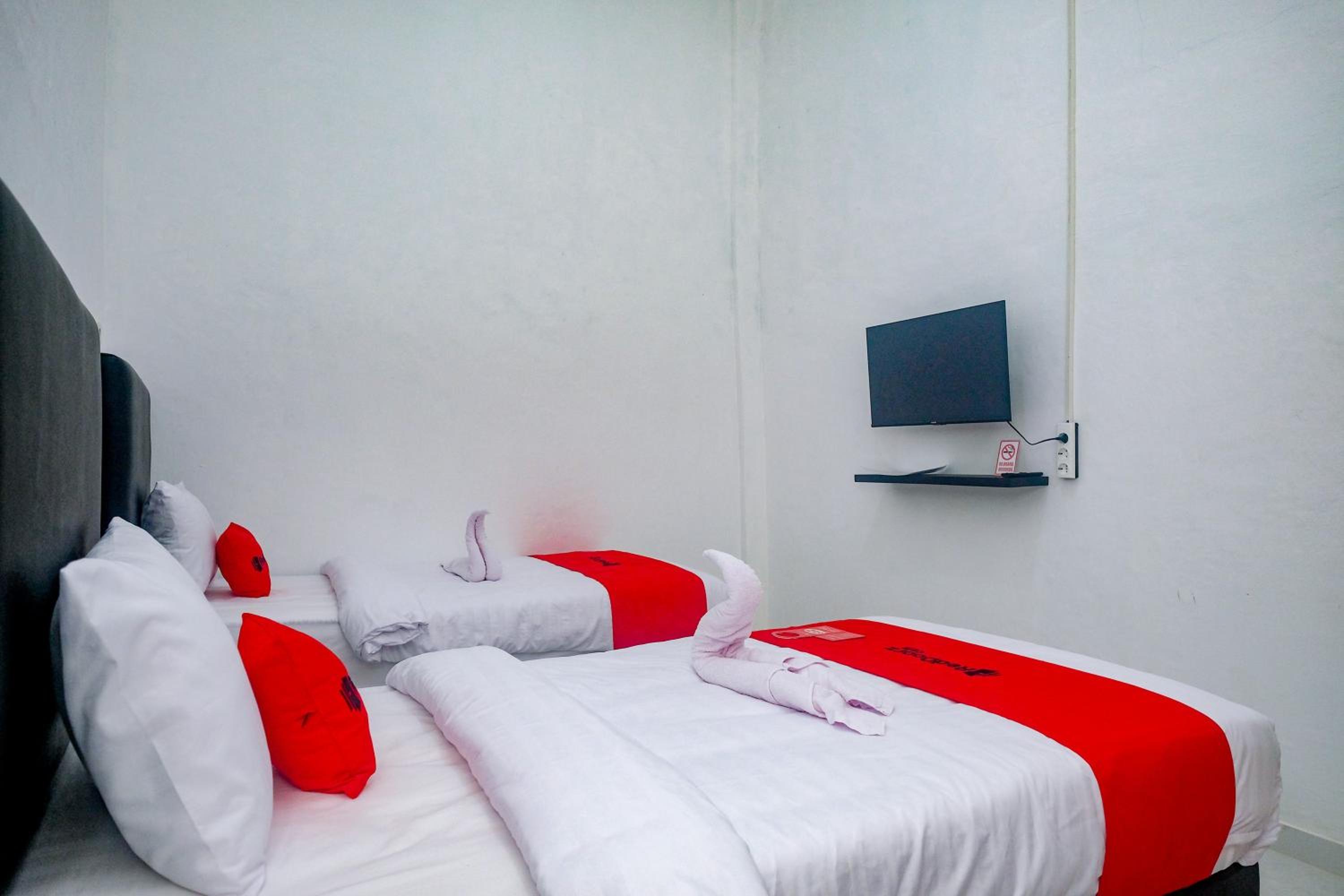 Standard Twin Room - Photo 3