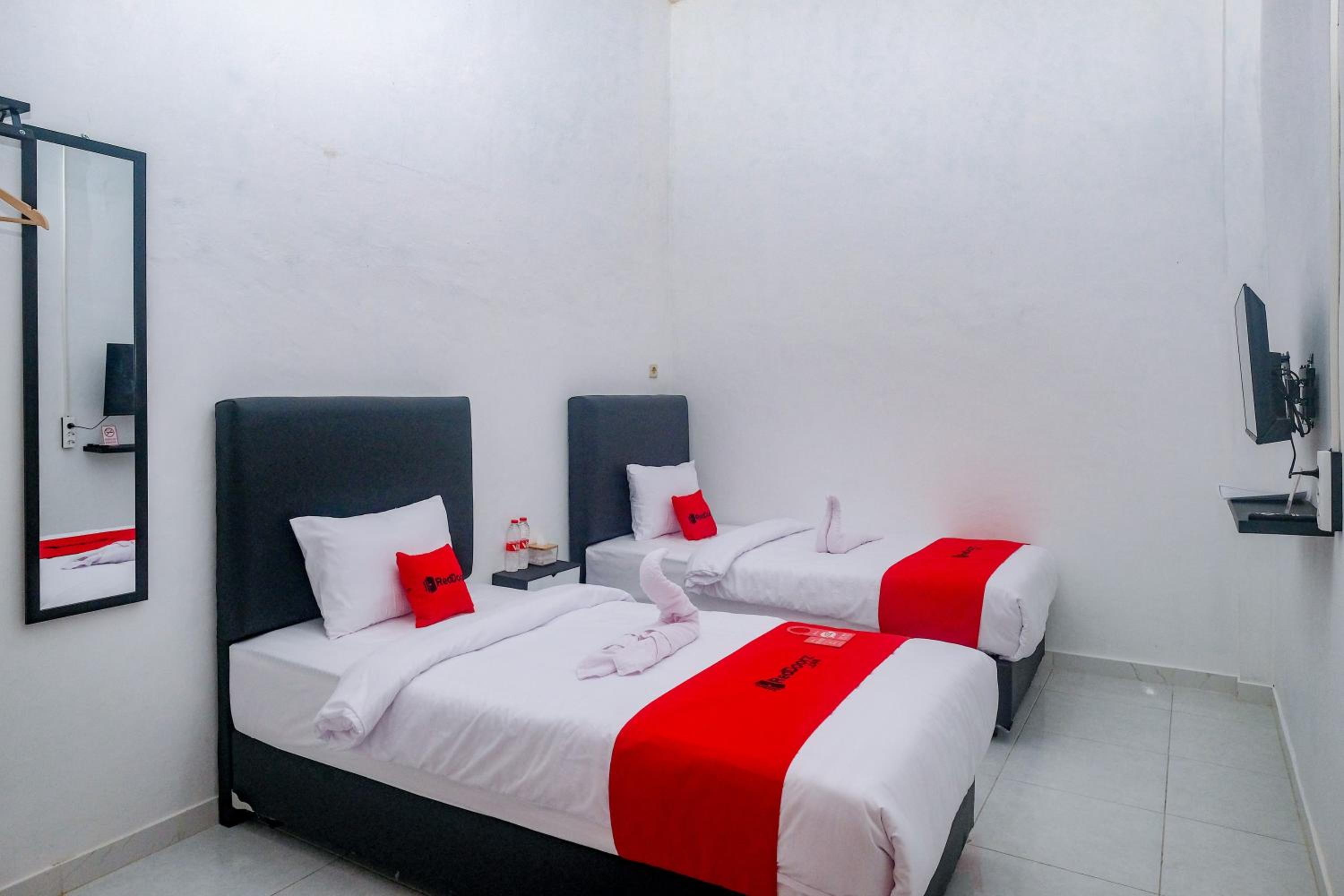 Standard Twin Room - Photo 6