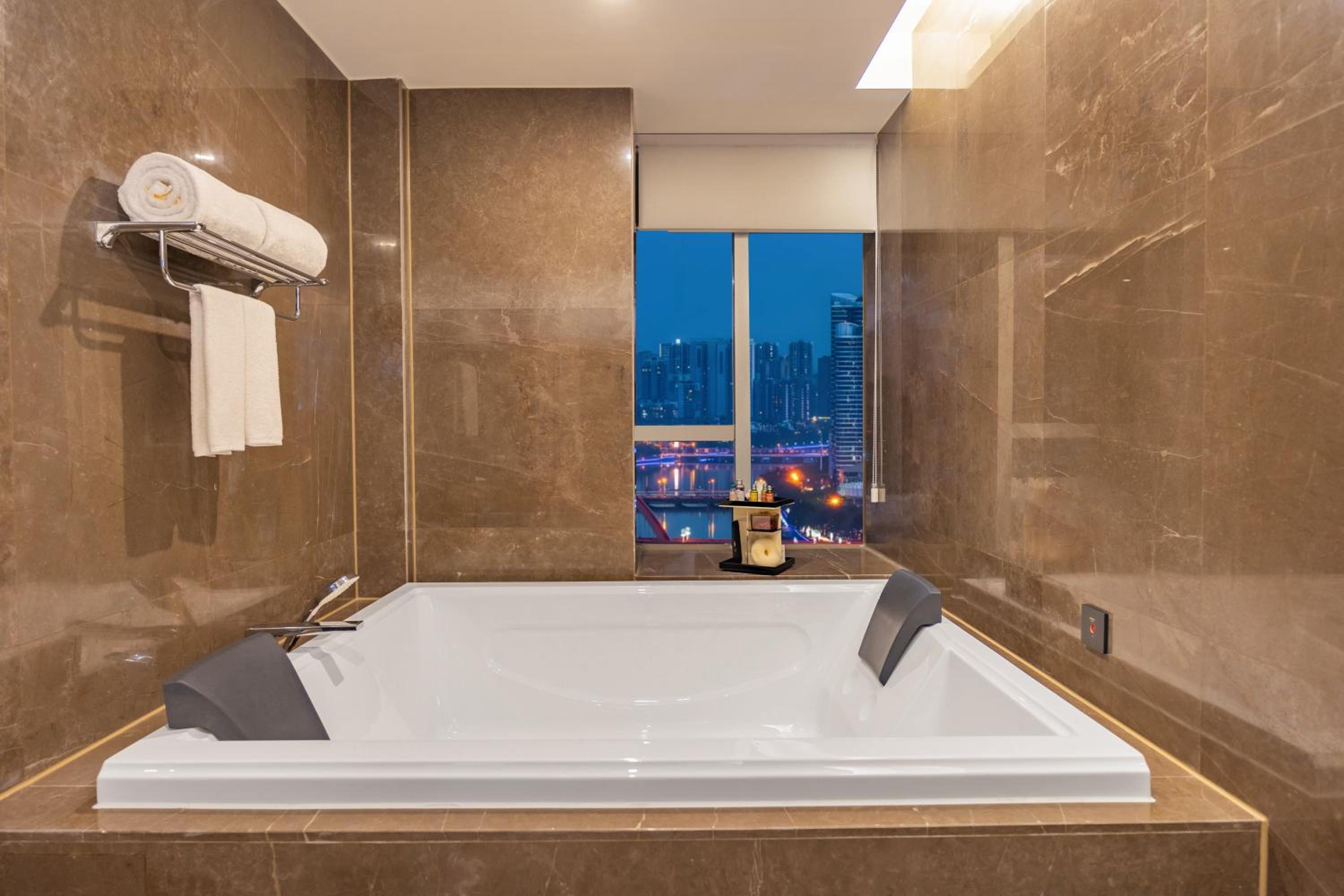 Deluxe Double Room with Bath photo 3