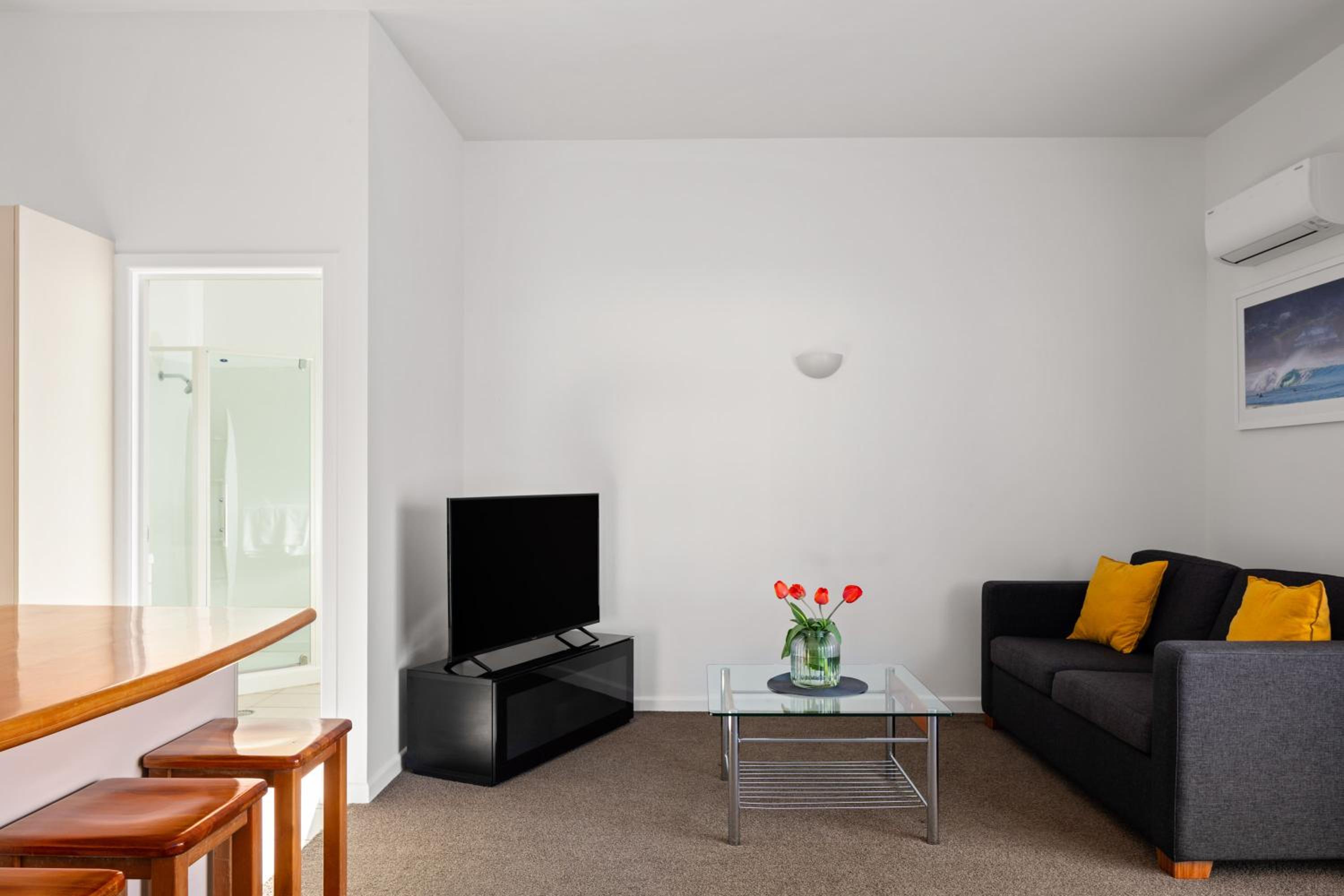Two-Bedroom Suite - Photo 9