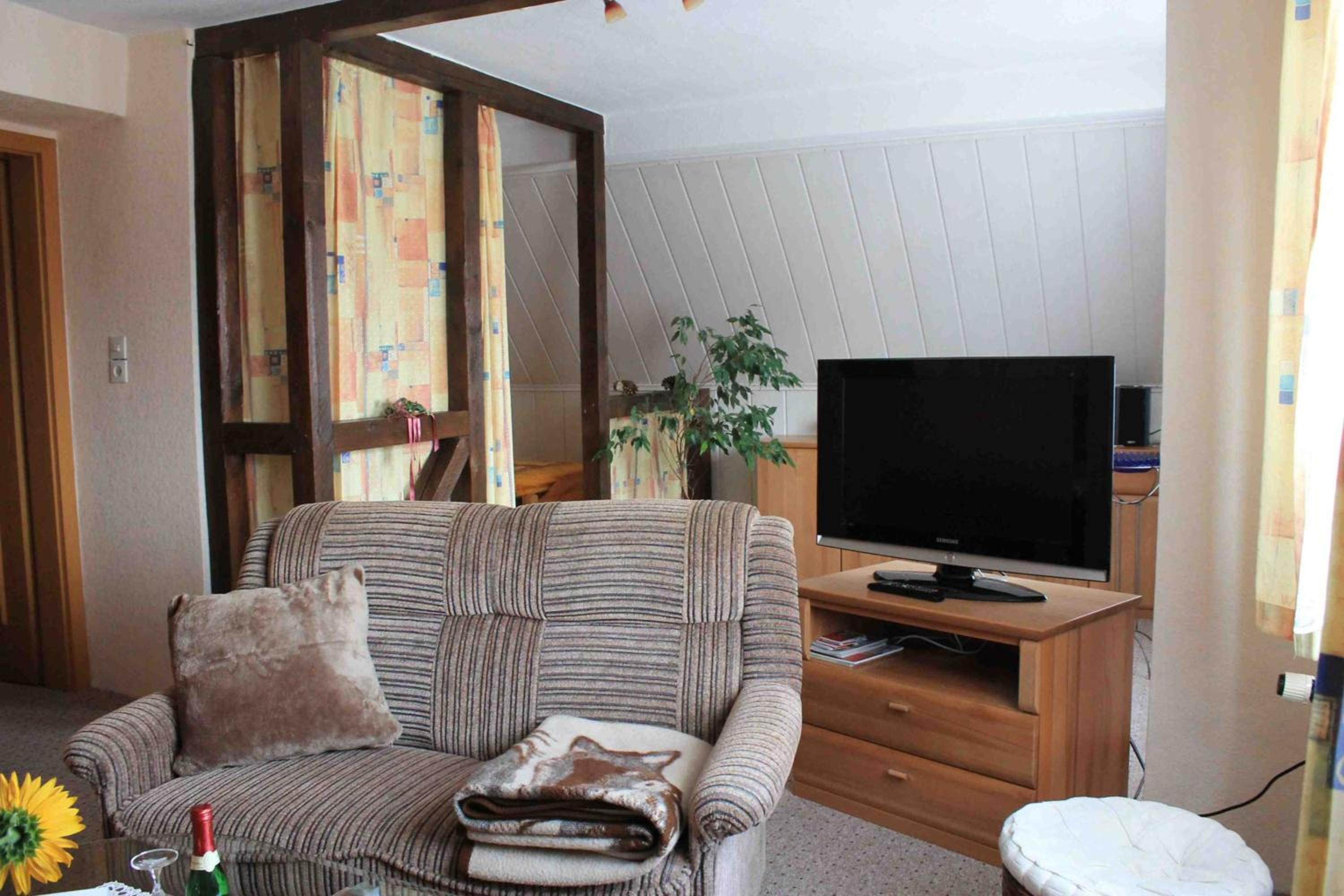 Two-Bedroom Apartment with Shower  photo 2
