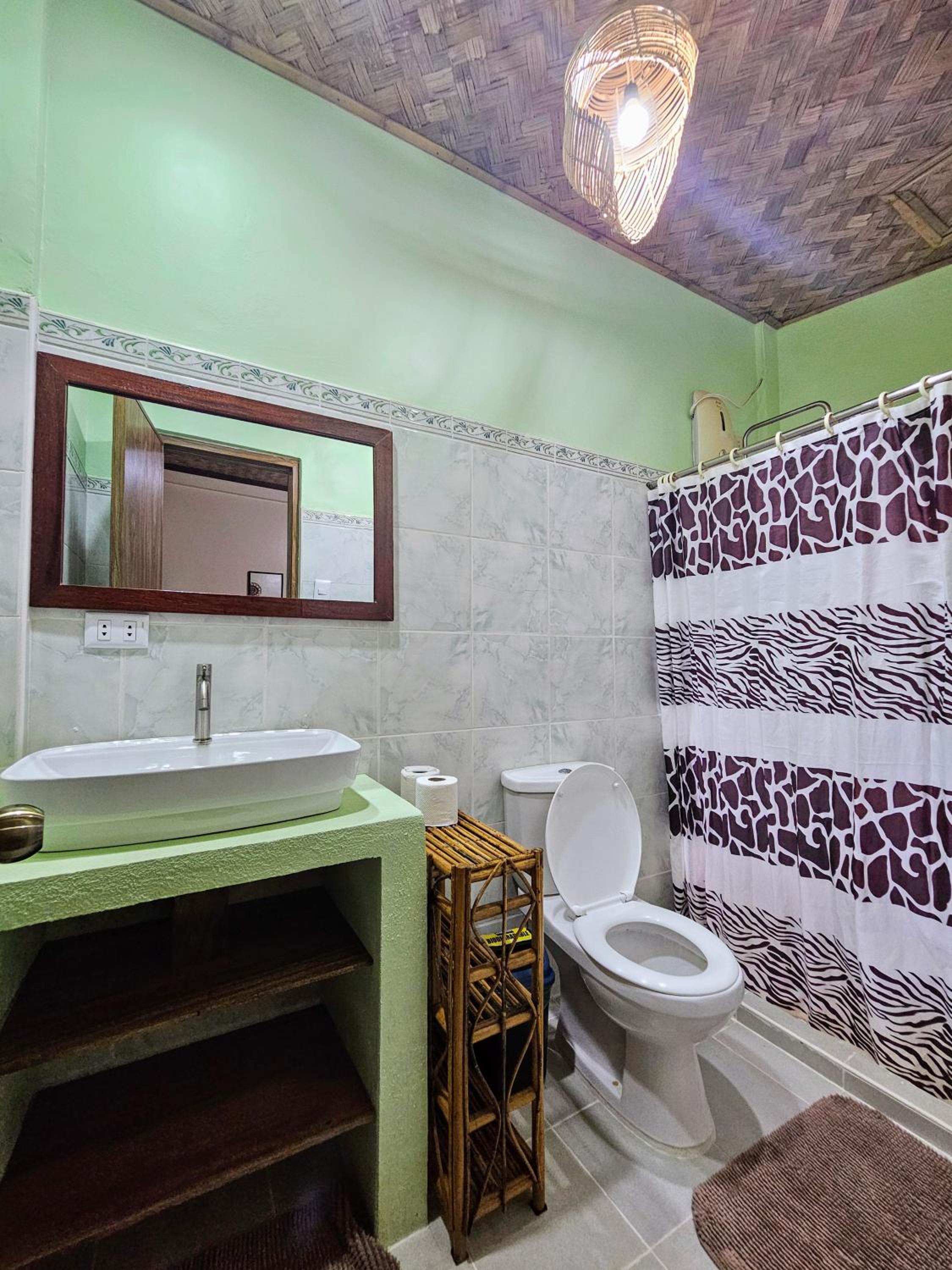 Deluxe Double Room with Balcony - Photo 4