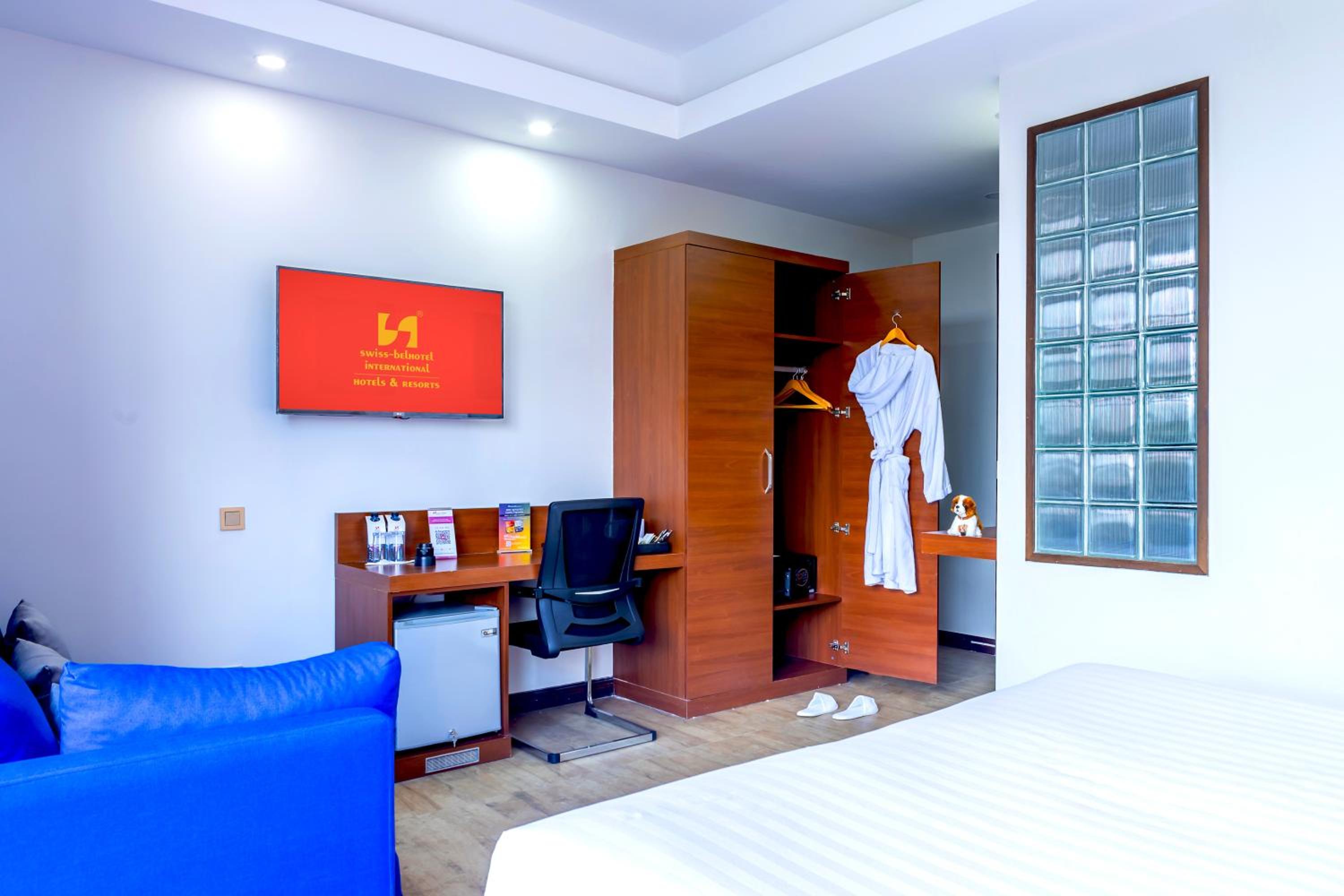 Deluxe Double Room - Photo 12