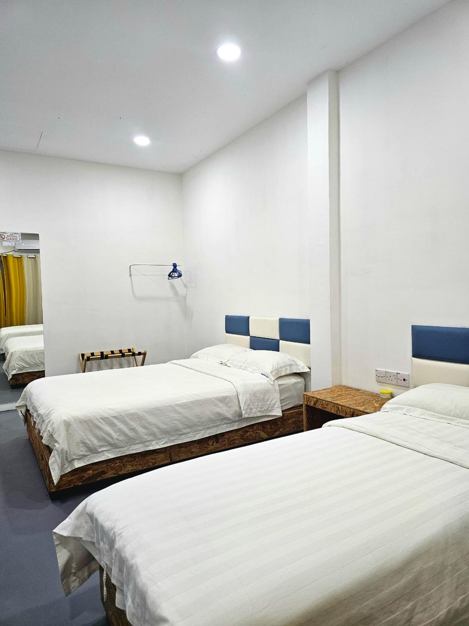 Deluxe Double Room (2 Adults + 1 Child) photo 3