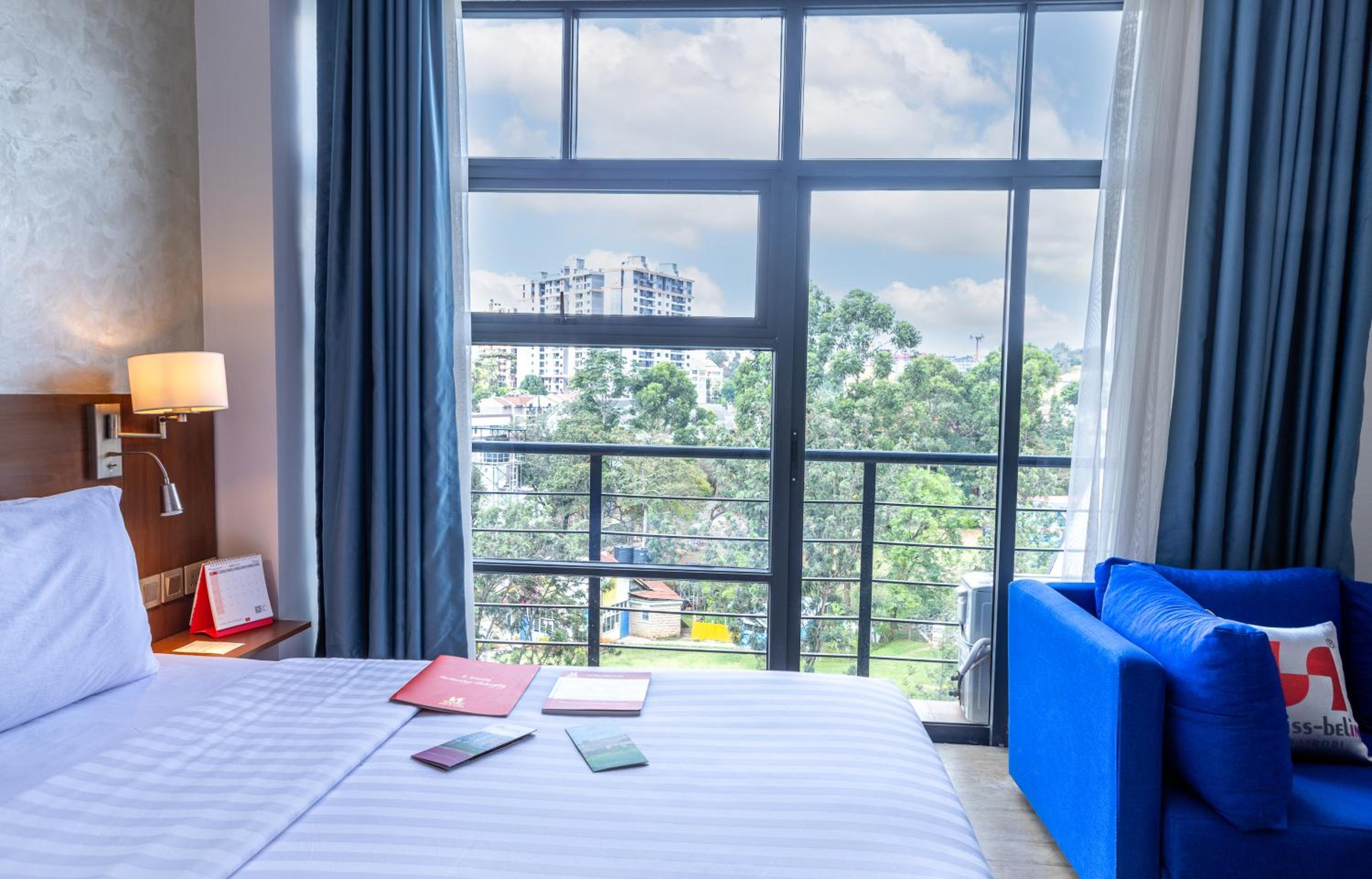 Deluxe Double Room - Photo 9