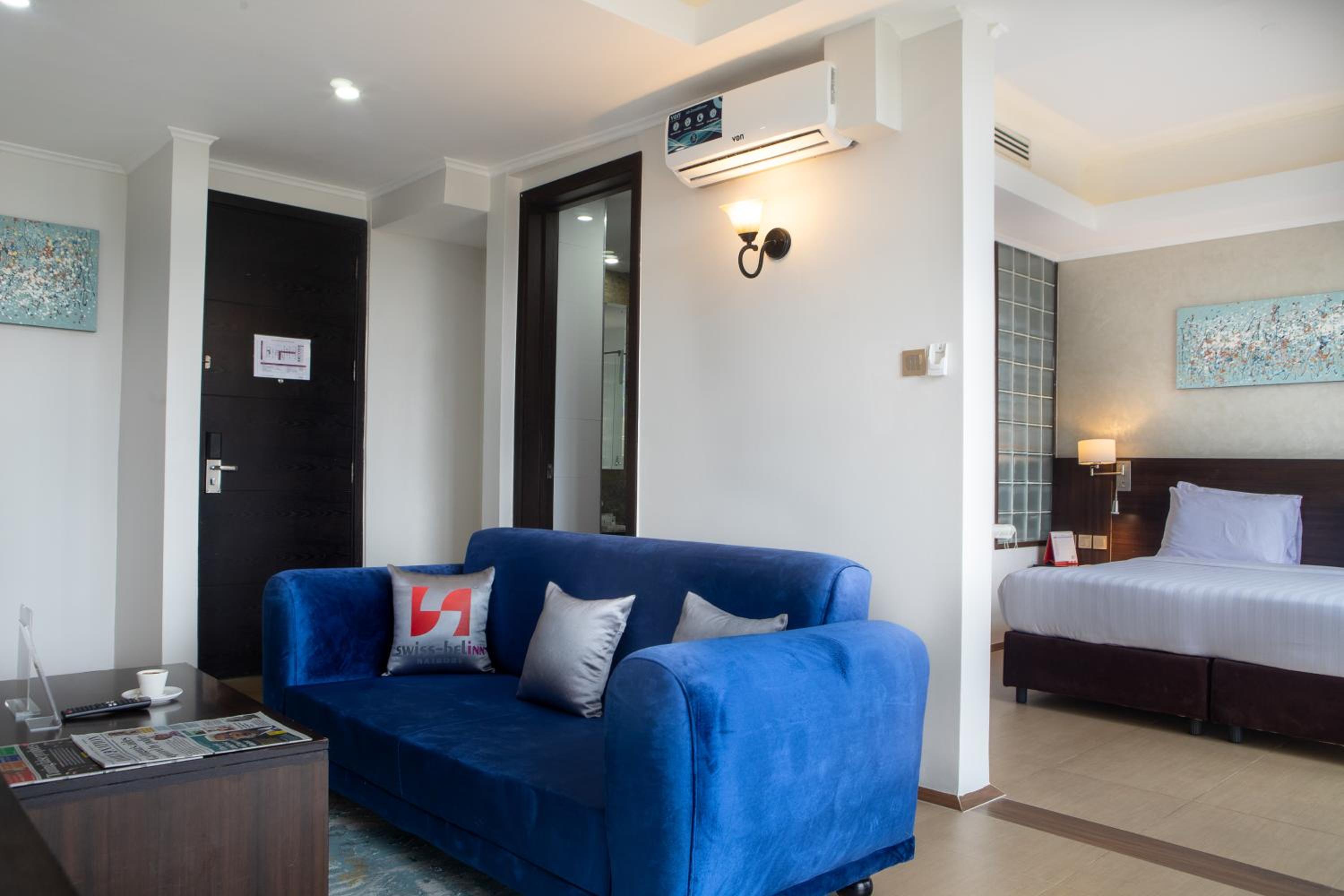 Executive Suite - Photo 7