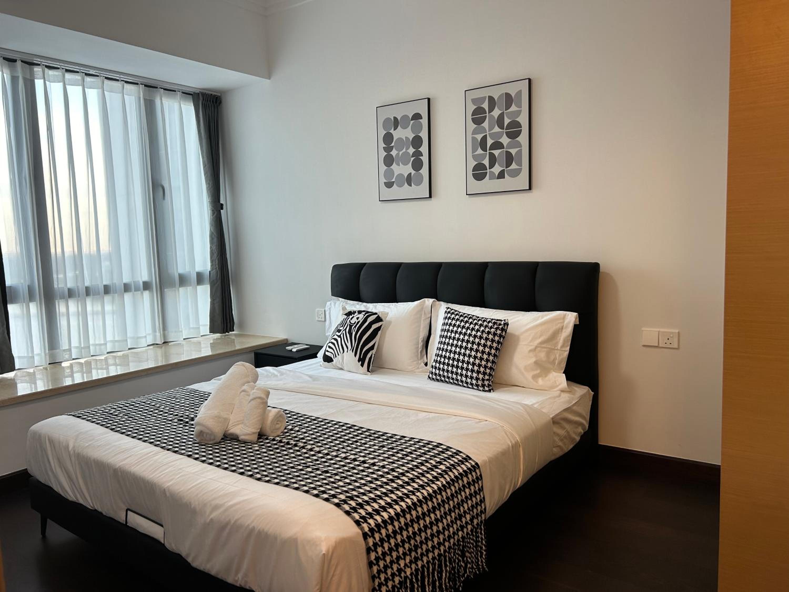One-Bedroom Apartment With Balcony And Sea View