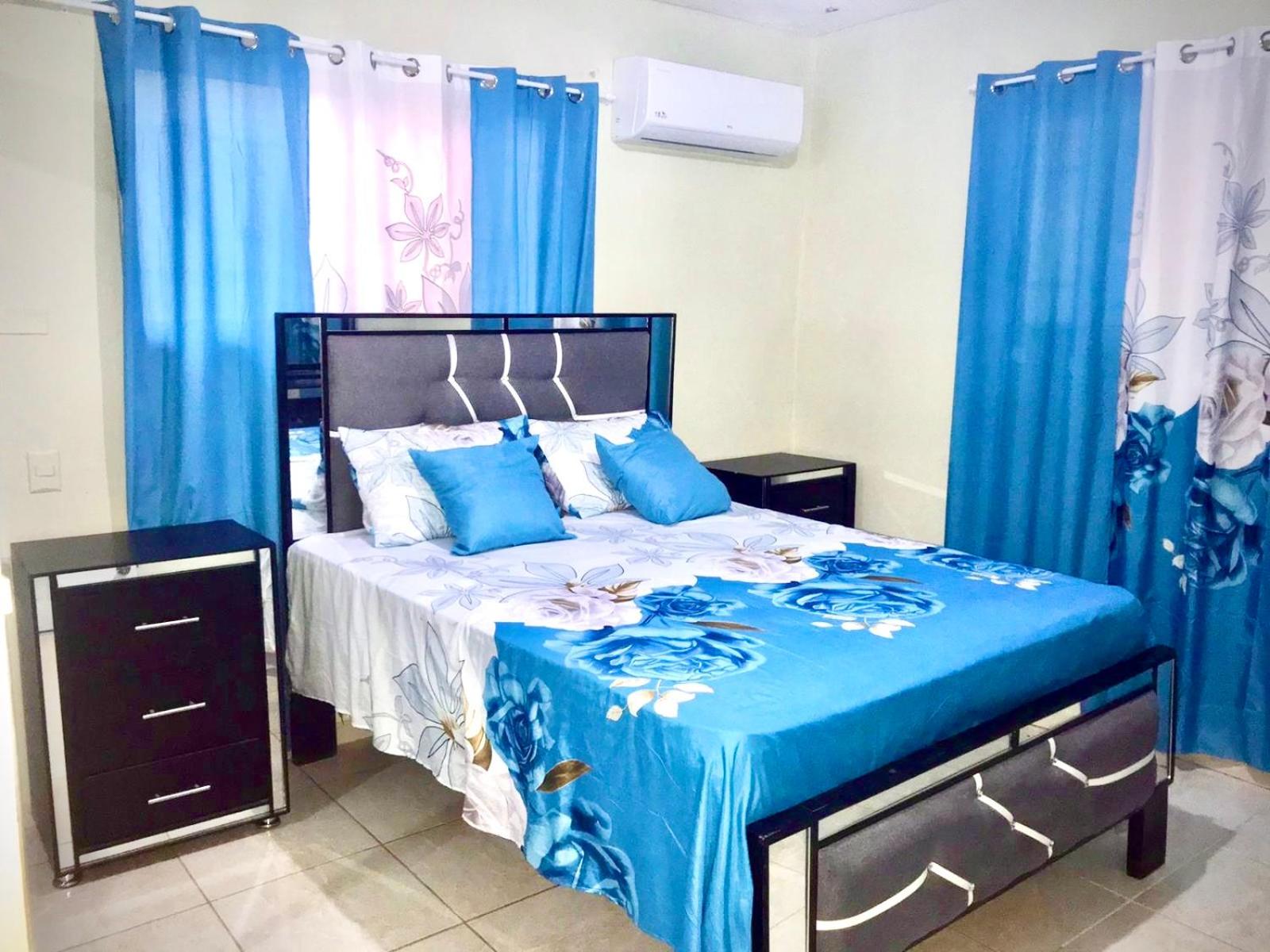 Three-Bedroom Vacation Home  photo 1