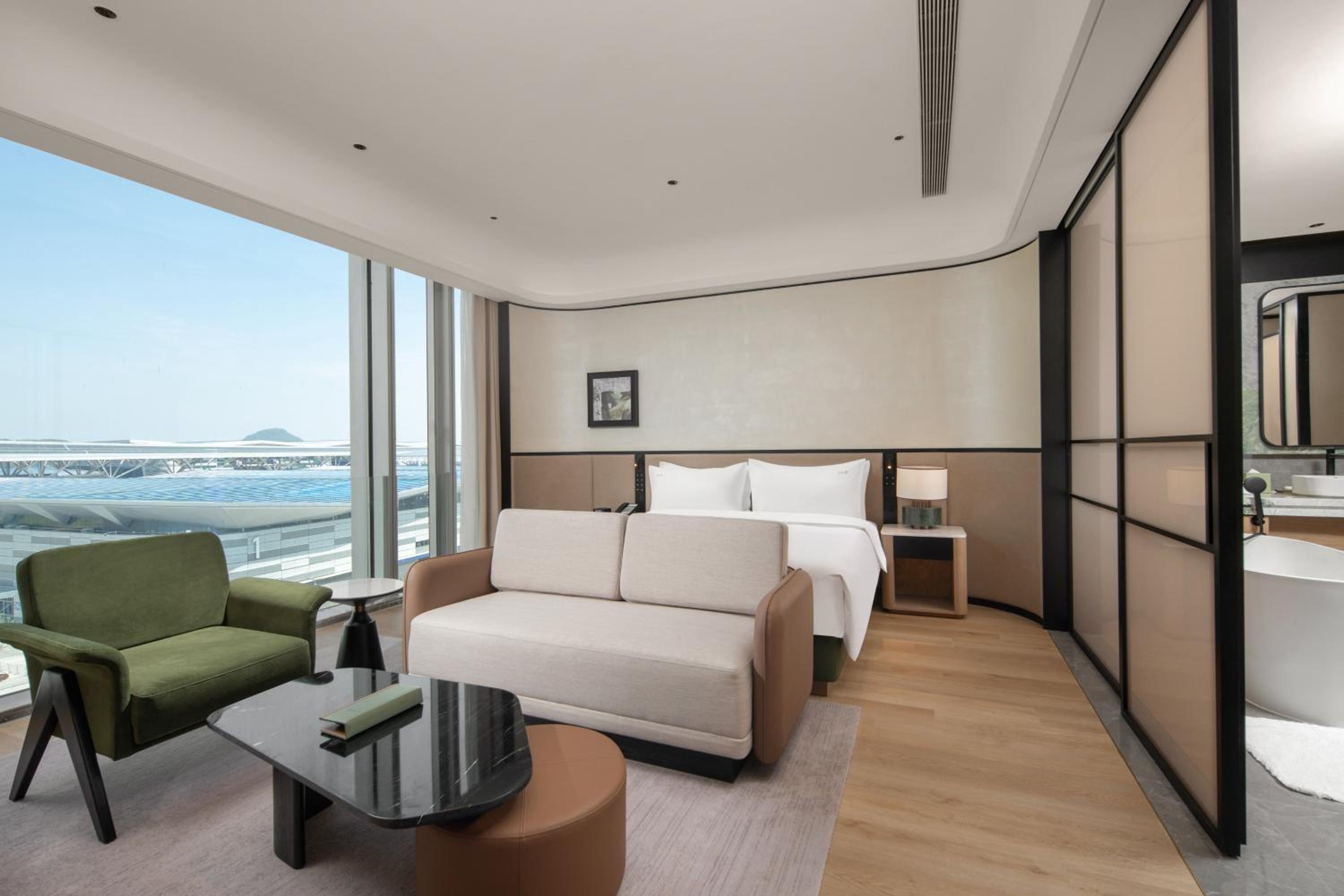 One-Bedroom King Suite with Dining Area