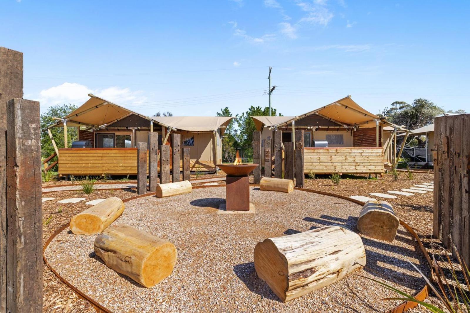 Luxury Safari Tent photo 2
