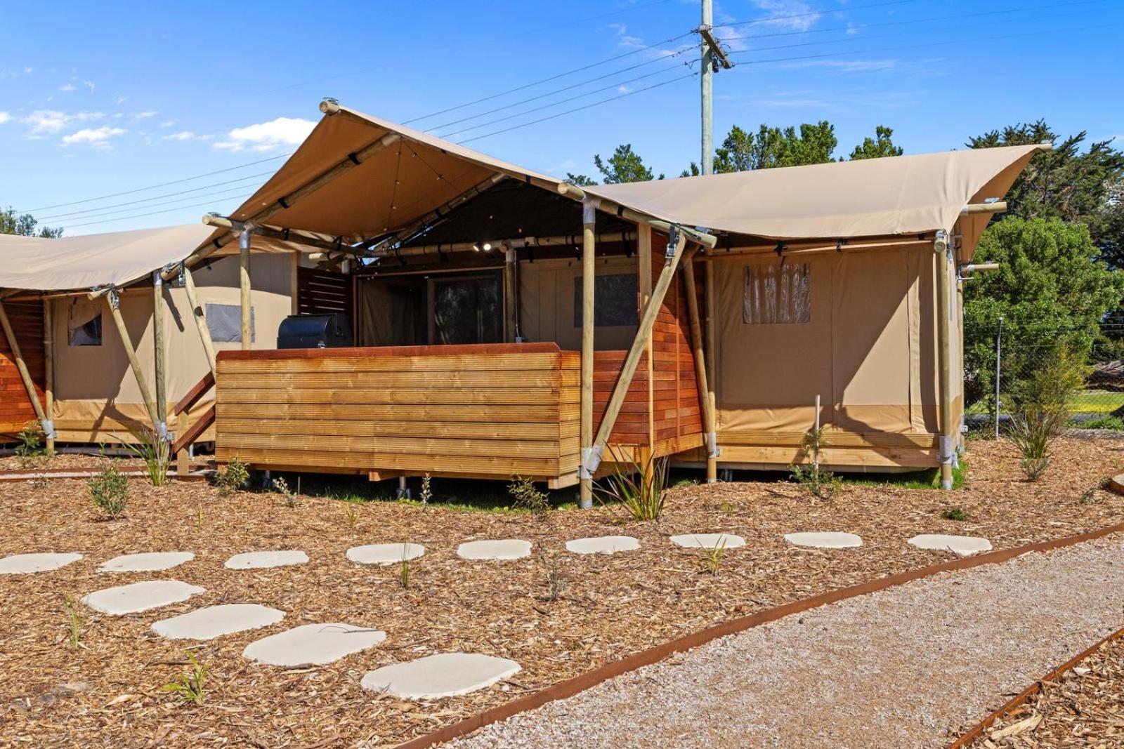 Luxury Safari Tent photo 3