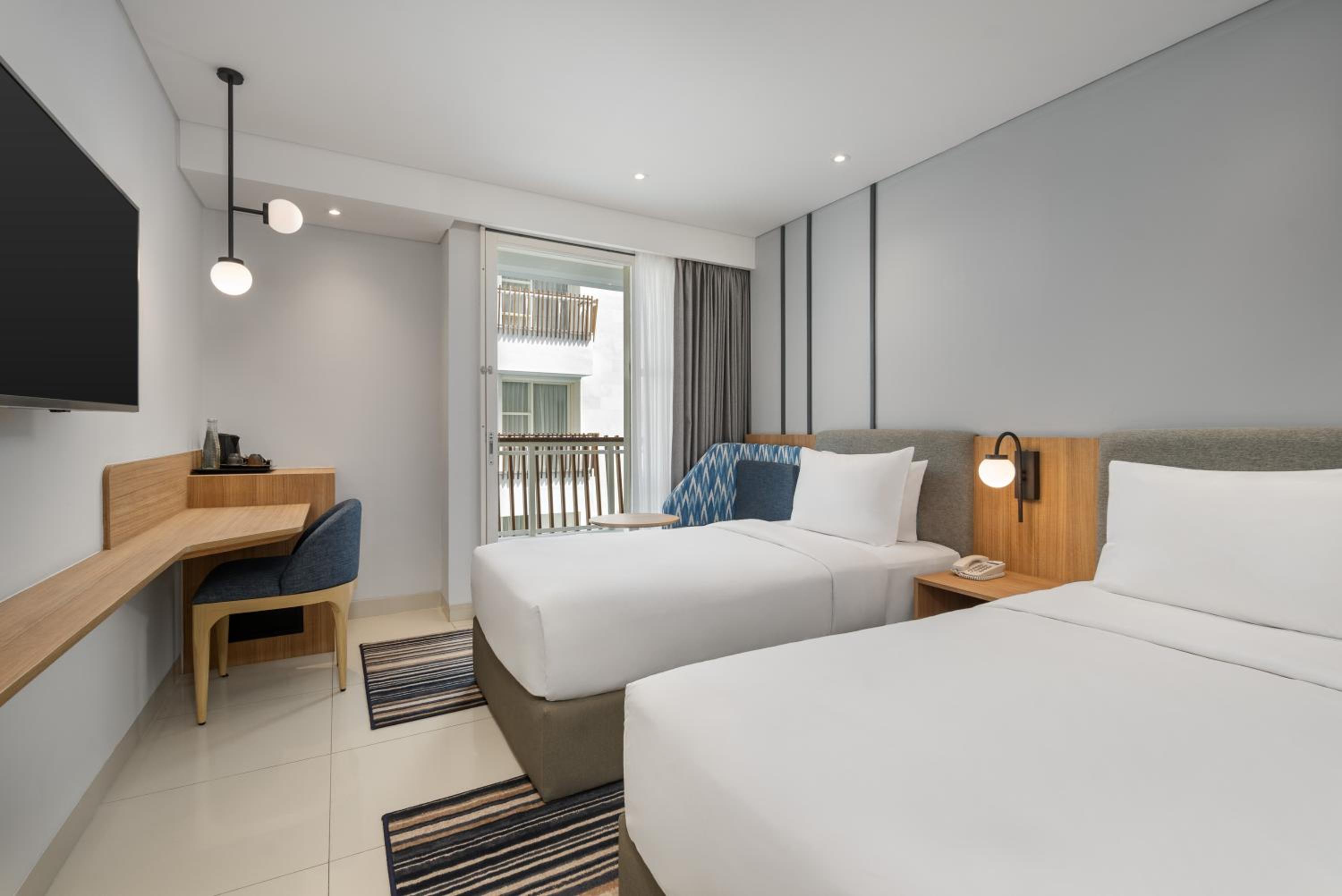 Standard Twin Room with Pool Access - Free Breakfast - Photo 1