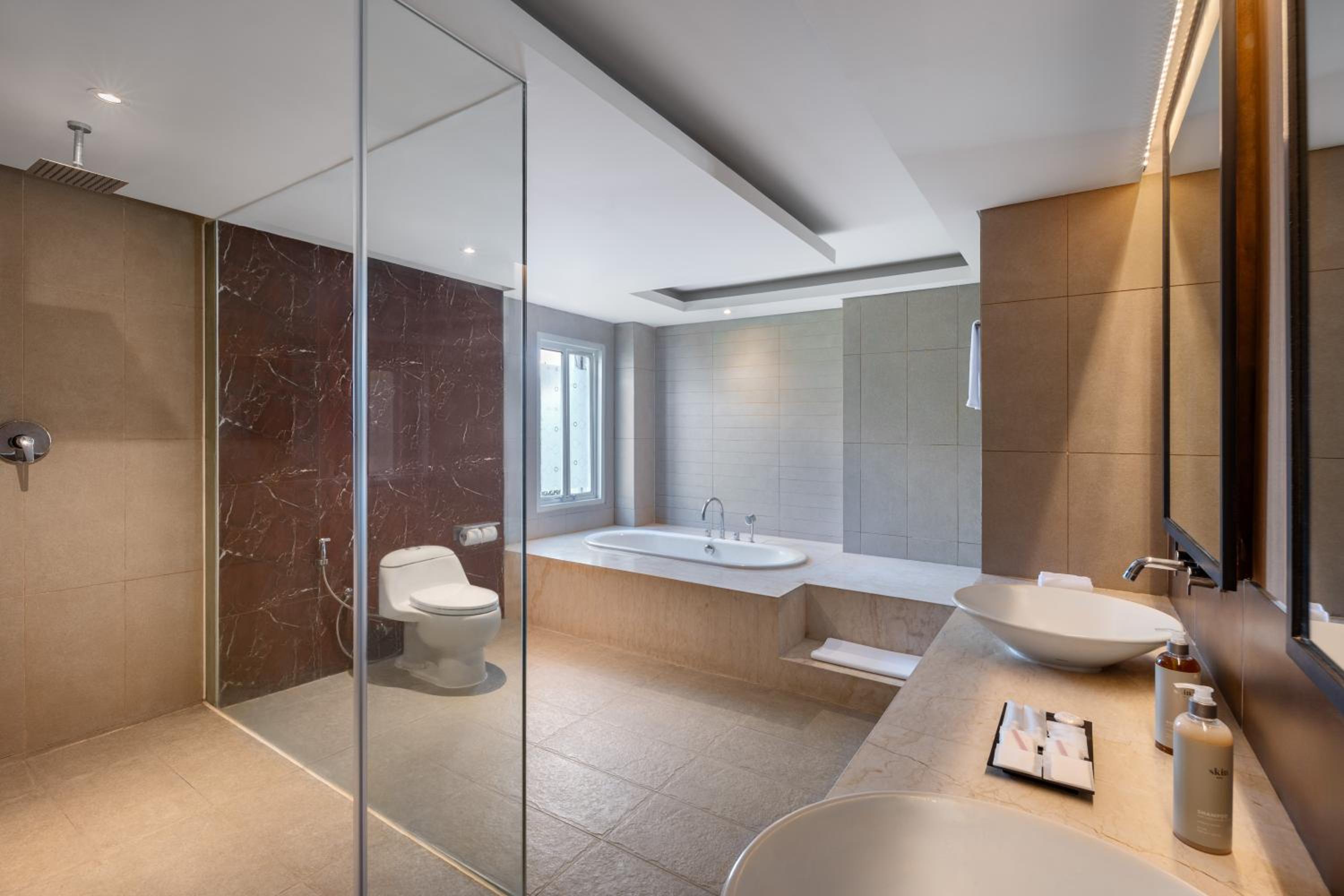 One-Bedroom Suite - Free Breakfast - Photo 4