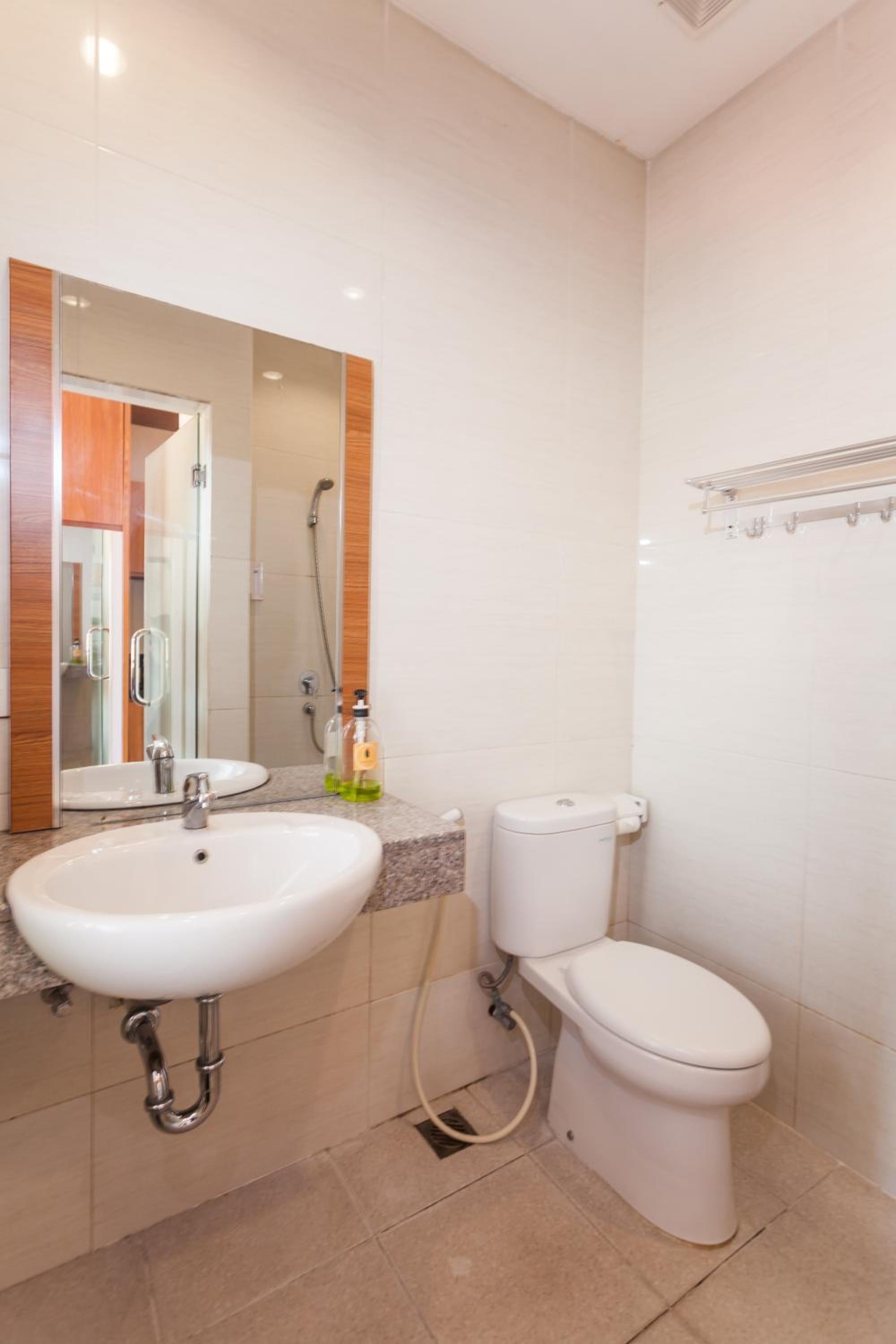 Deluxe Double Room with Balcony photo 3