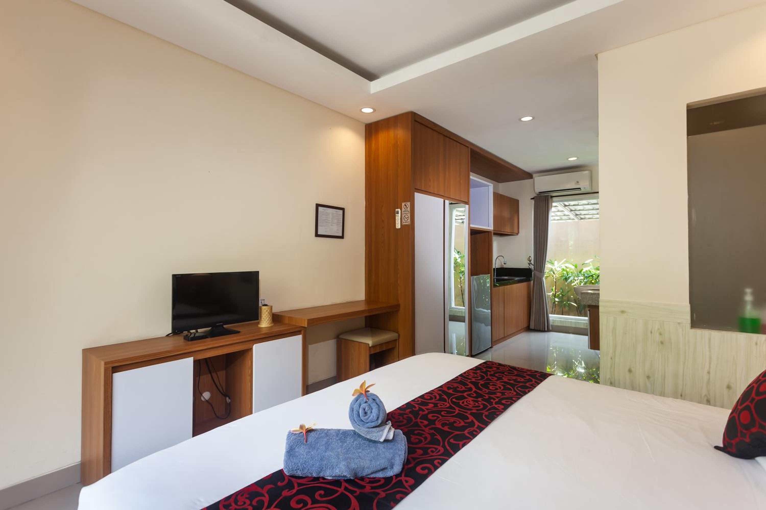 Deluxe Double Room with Pool Access and  Garden View photo 2