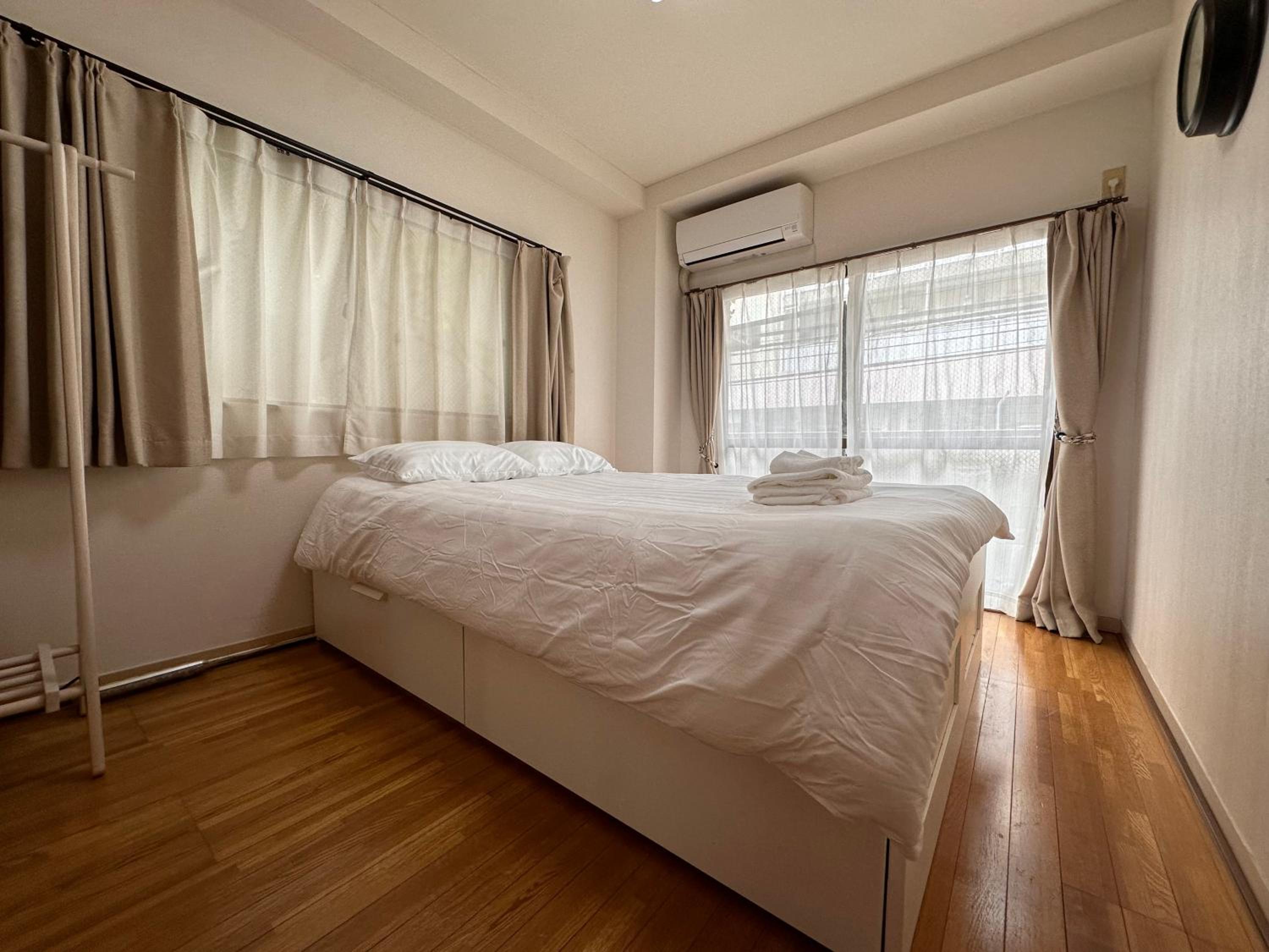 One-Bedroom Apartment photo 2