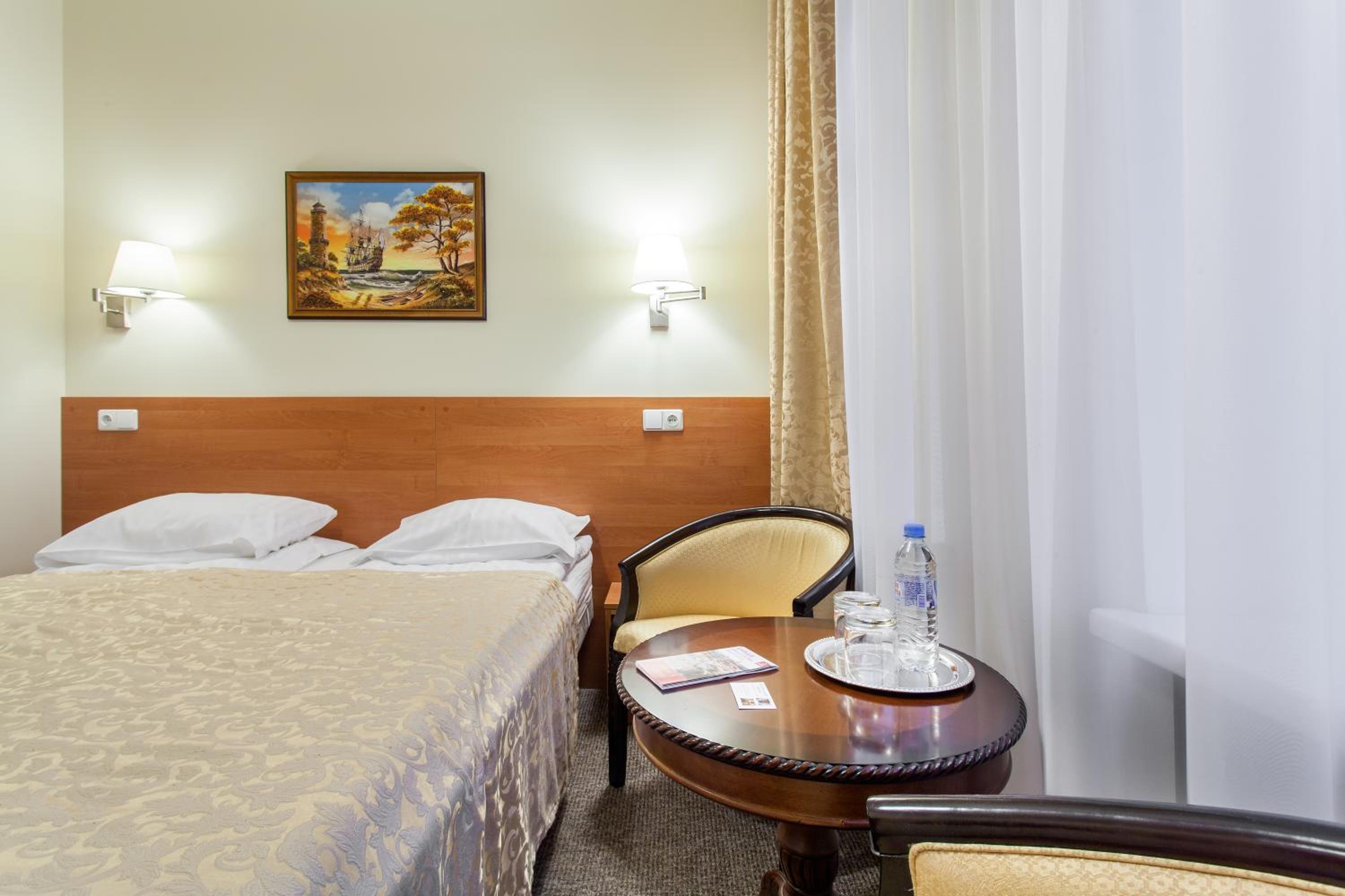 Double or Twin Room - Photo 12