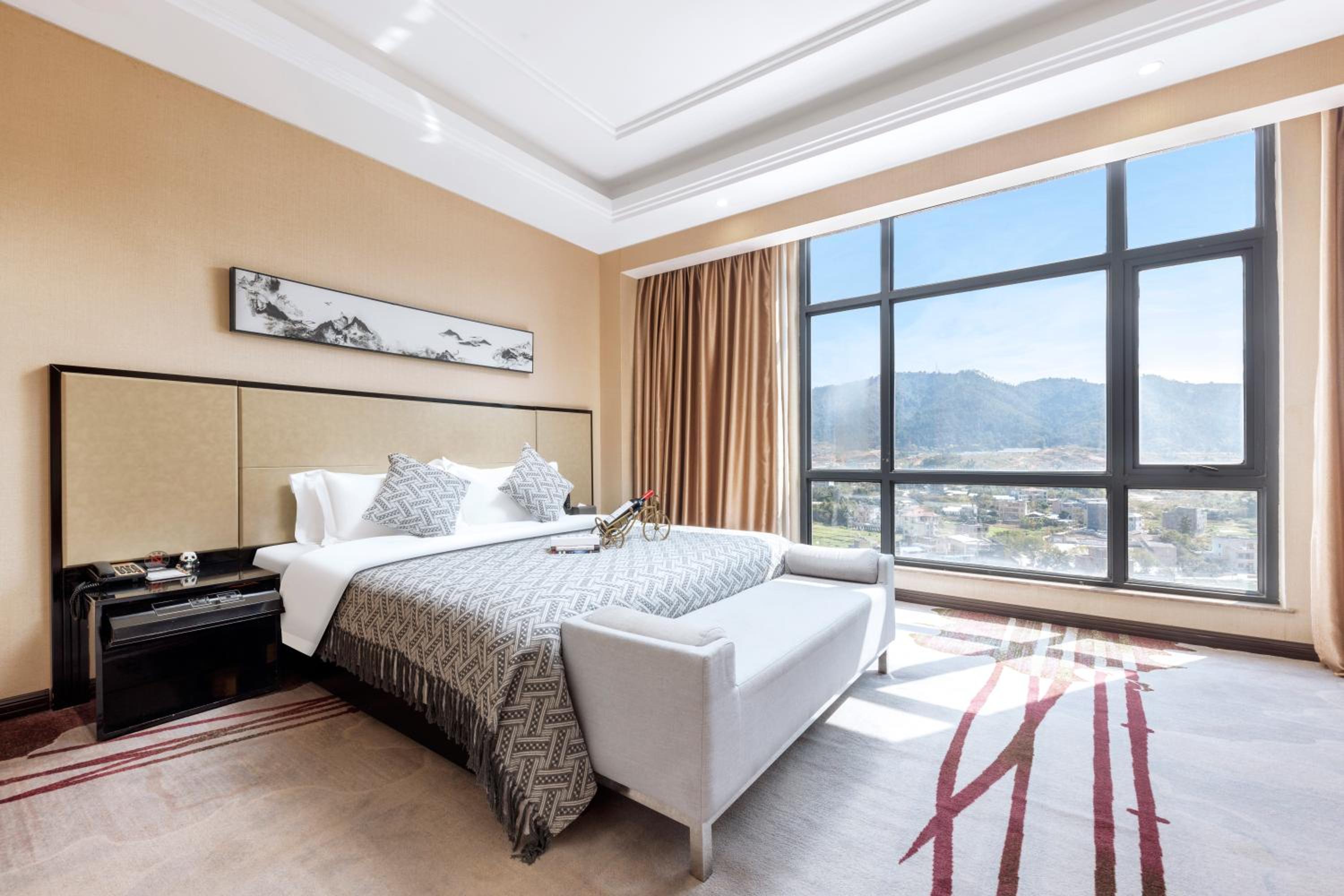 One-Bedroom Suite photo 1