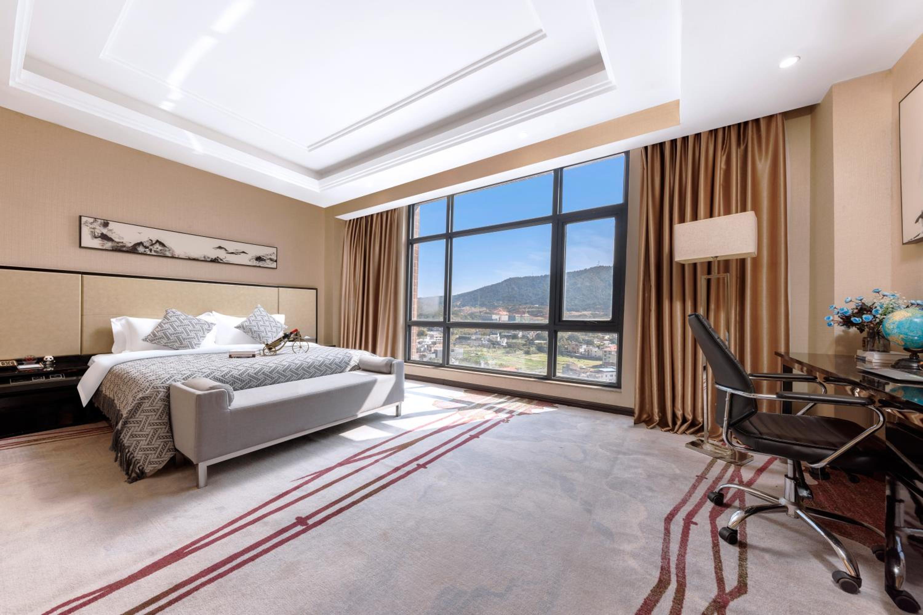 One-Bedroom Suite photo 3