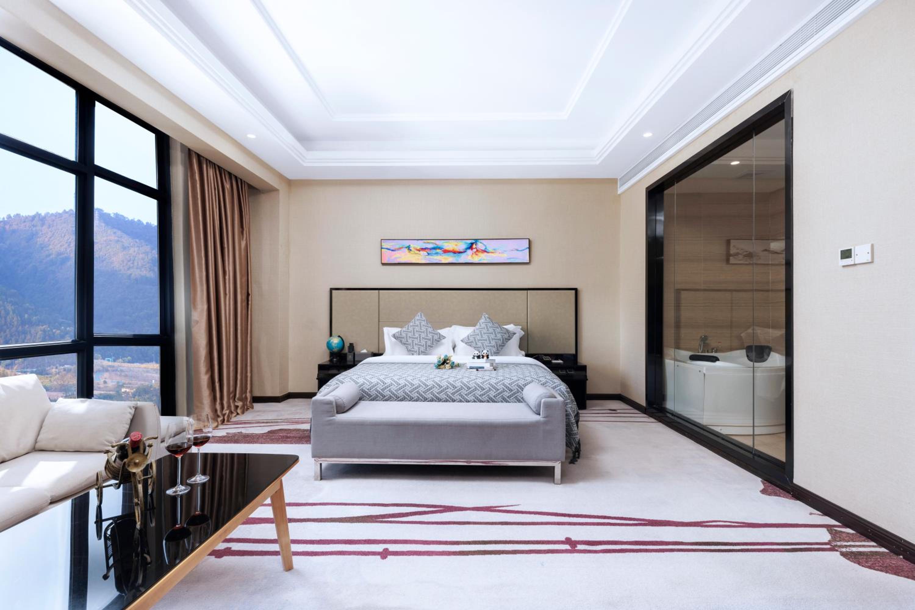 Deluxe Double Room With Bath photo 2