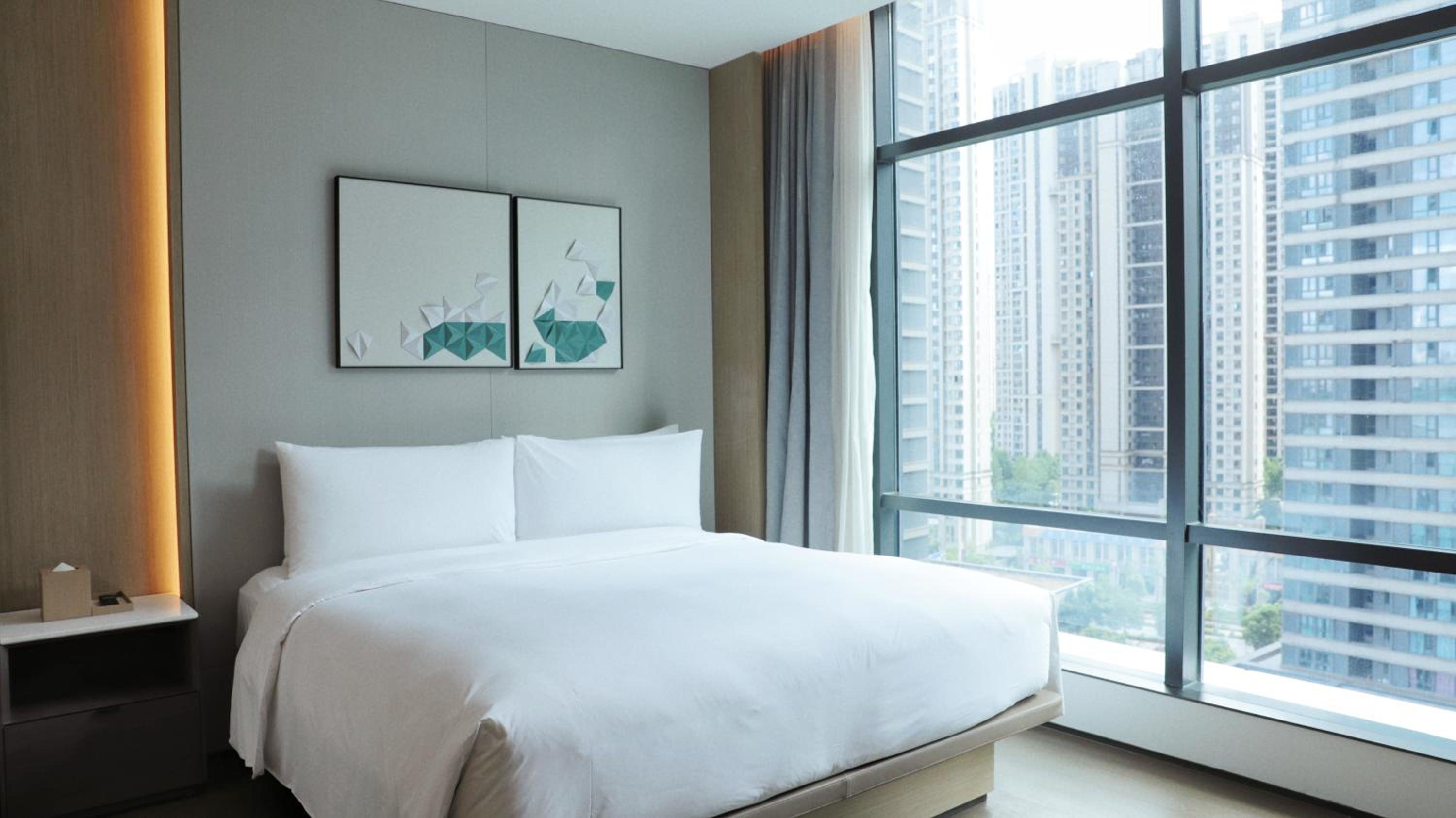 One-Bedroom Suite with Two King Beds and City View - Photo 2