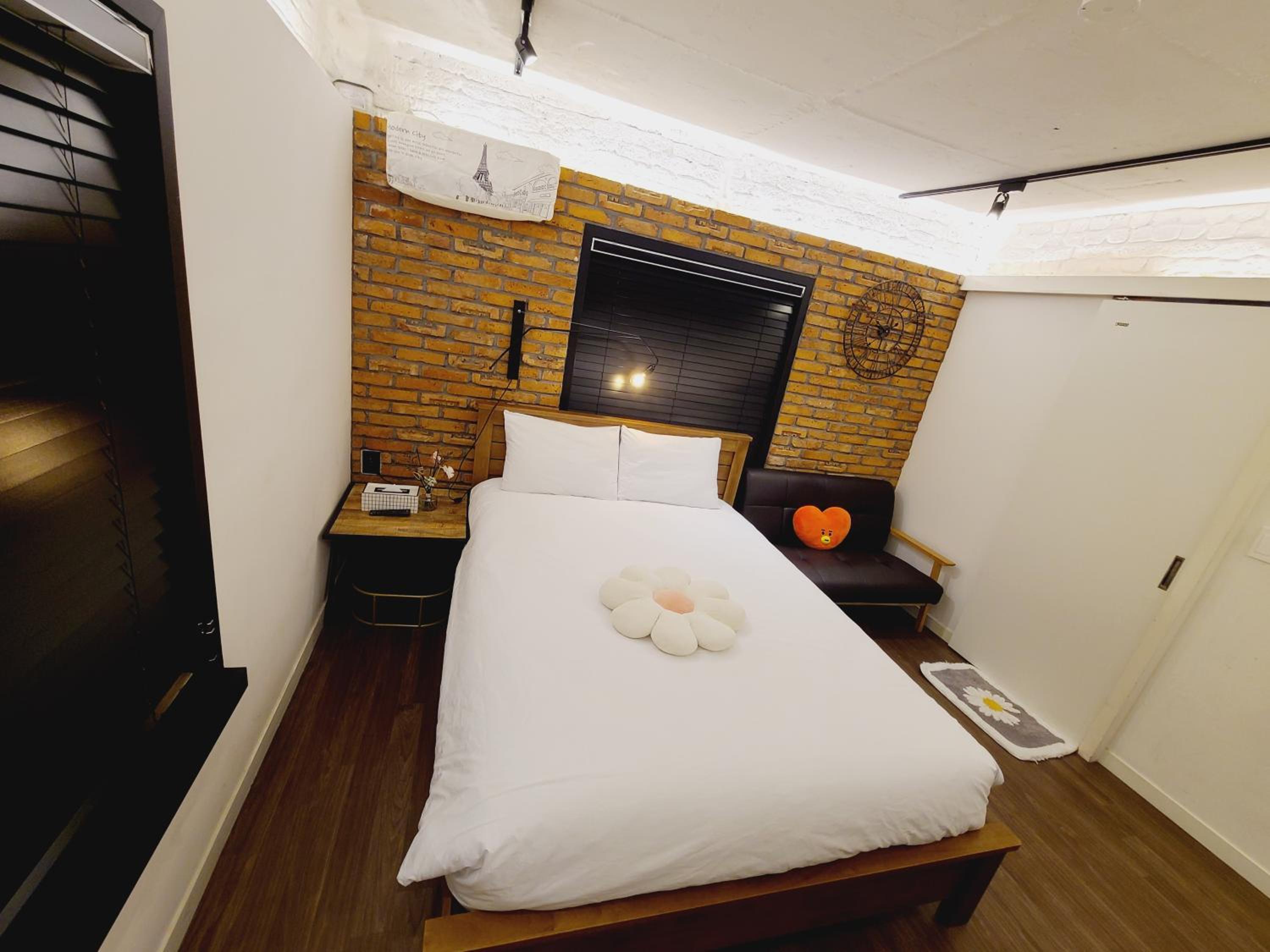 Double Room with Garden View - Photo 24