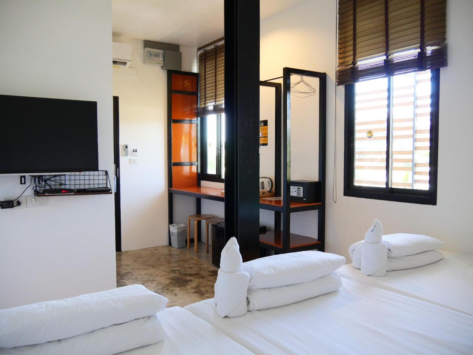 Triple Room with Bathroom photo 1