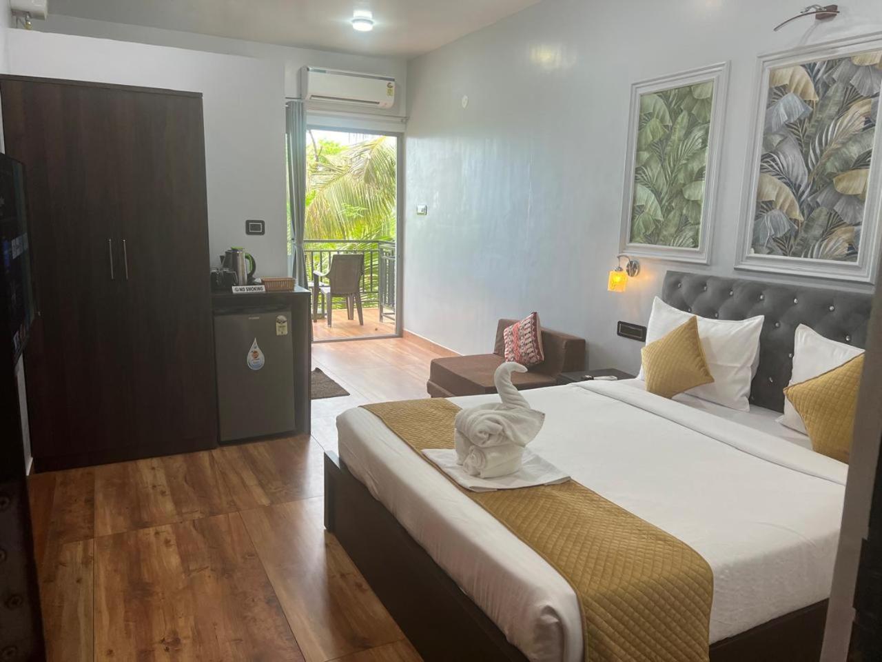Deluxe Double Room with Balcony and Sea View
