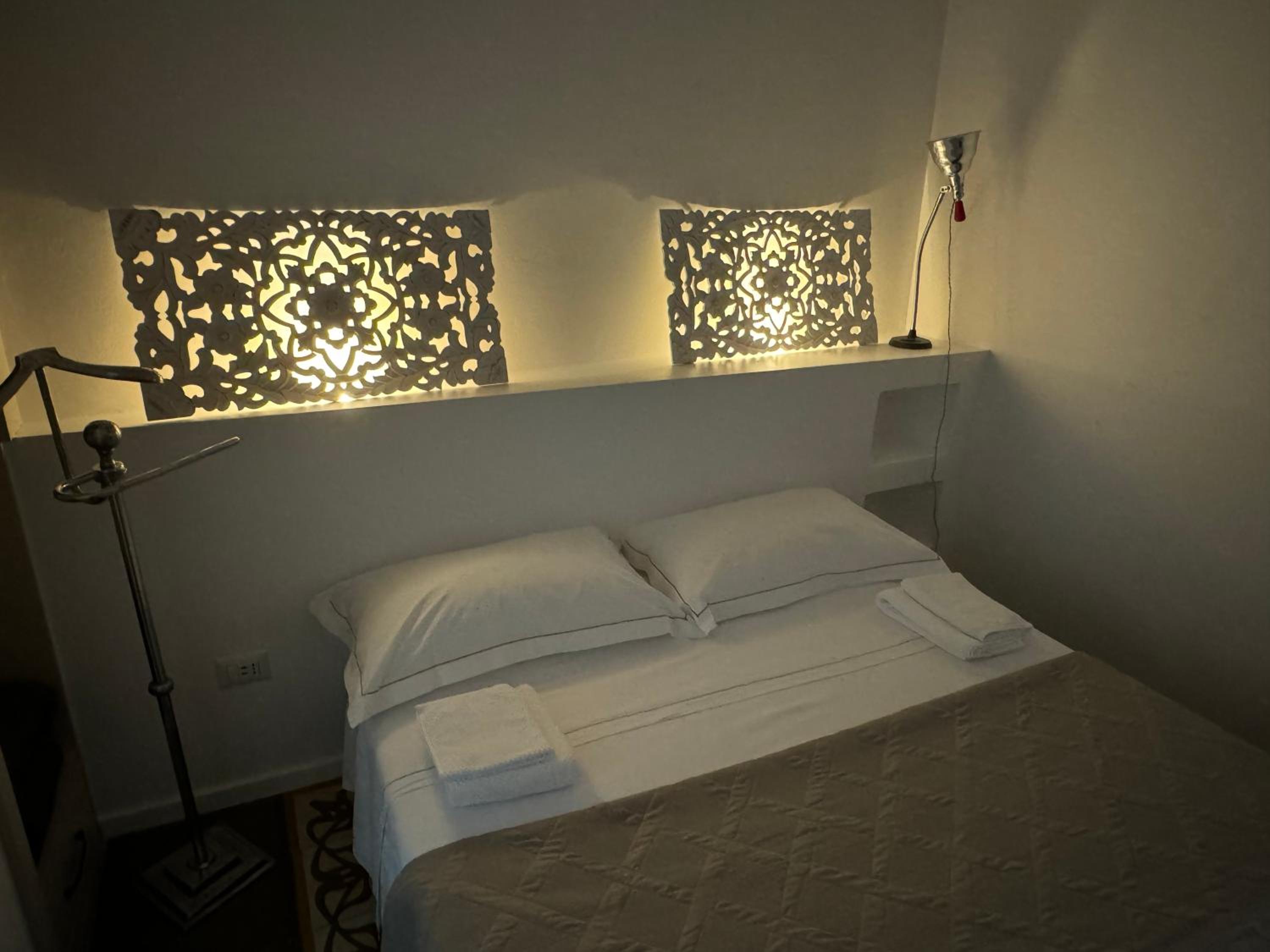 One-Bedroom Deluxe Apartment