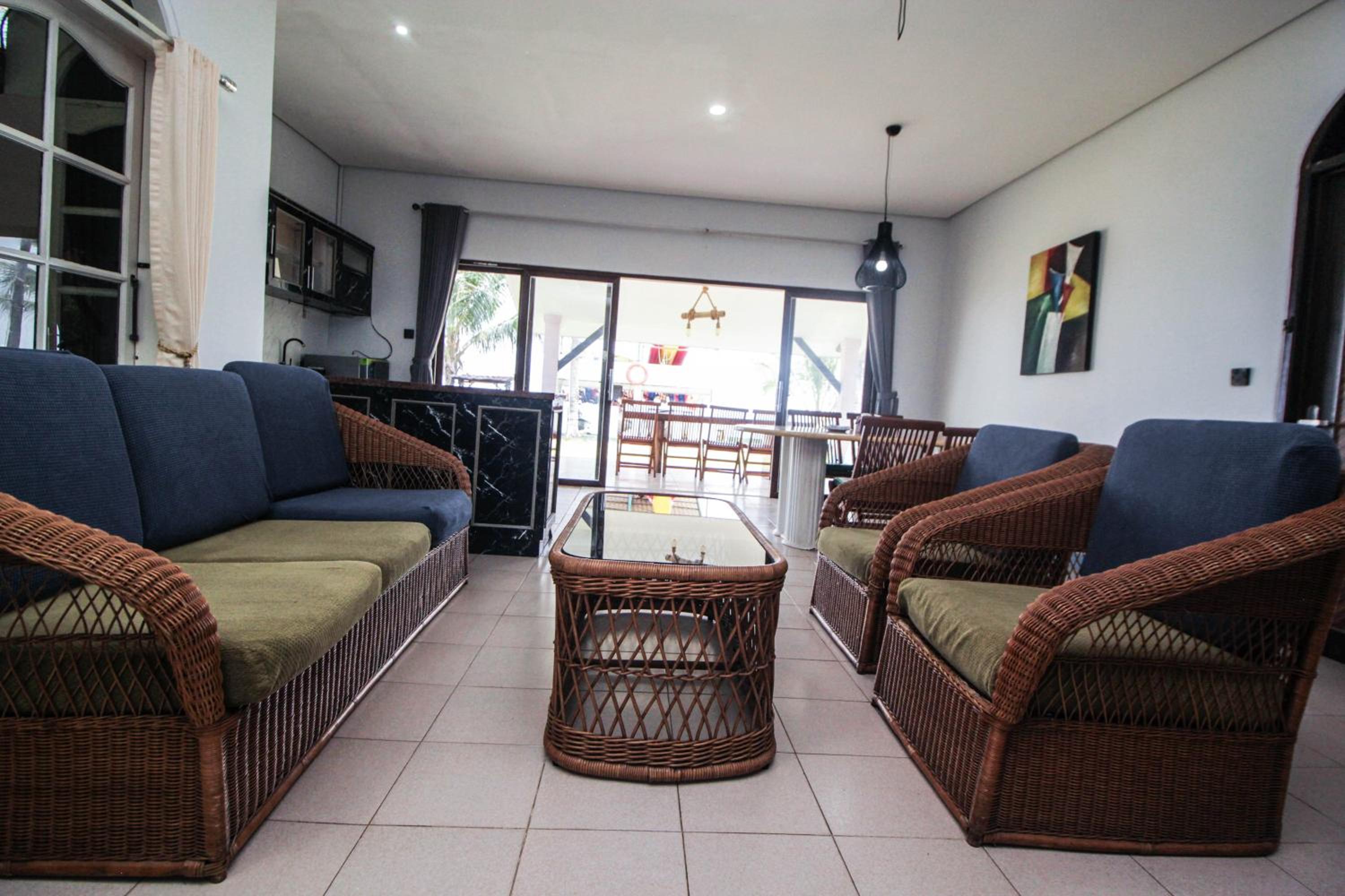 Villa with Sea View - Photo 1