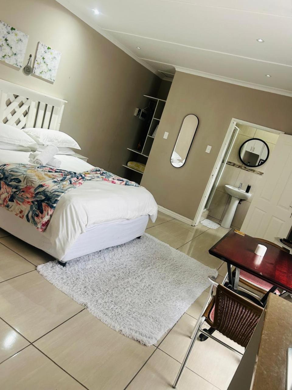 Apartment - Photo 4