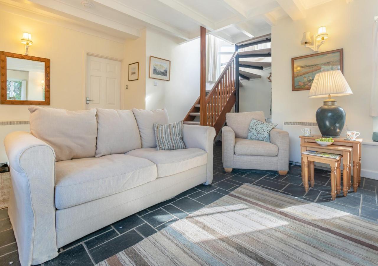 Three-Bedroom House photo 2