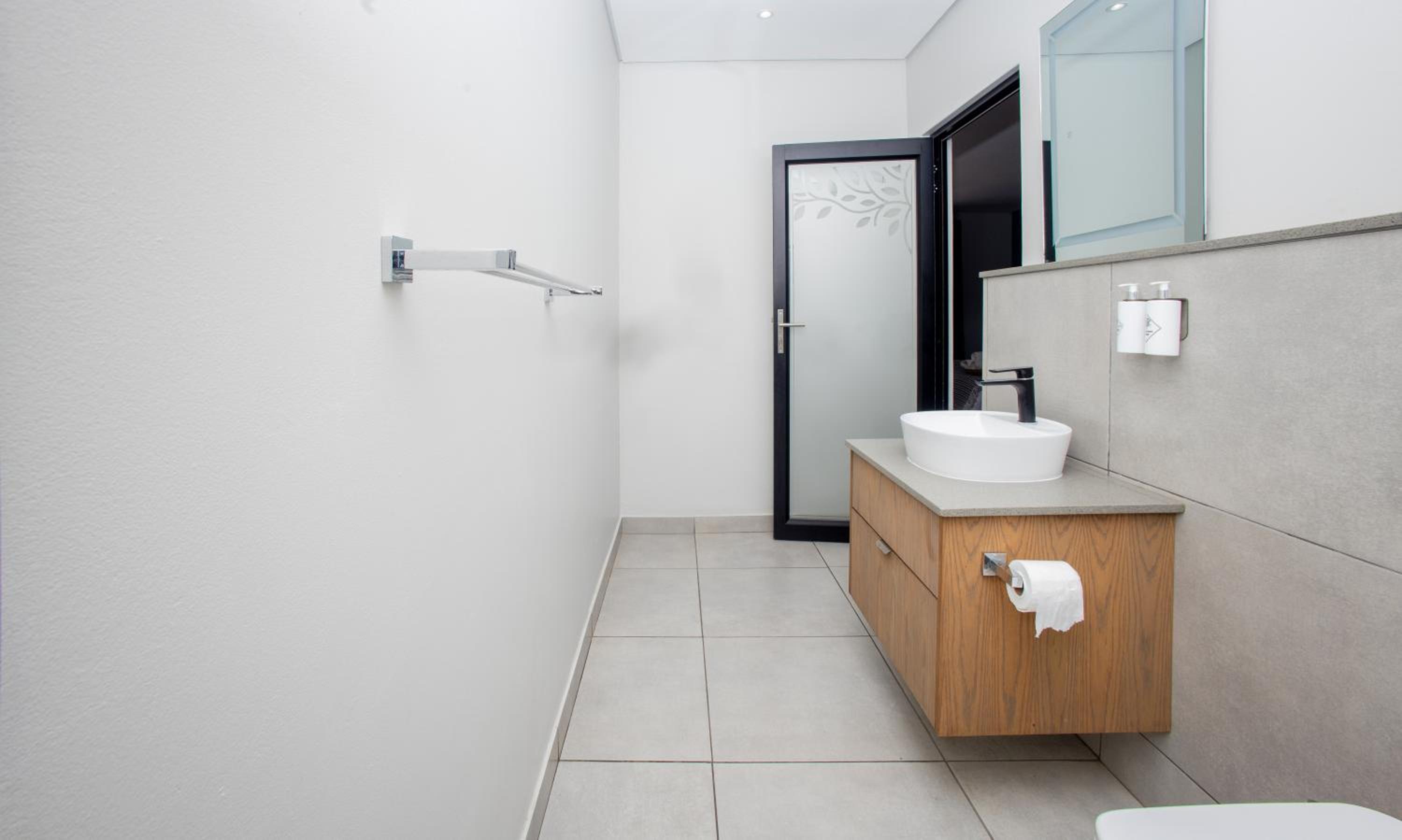 Twin Room - Photo 4