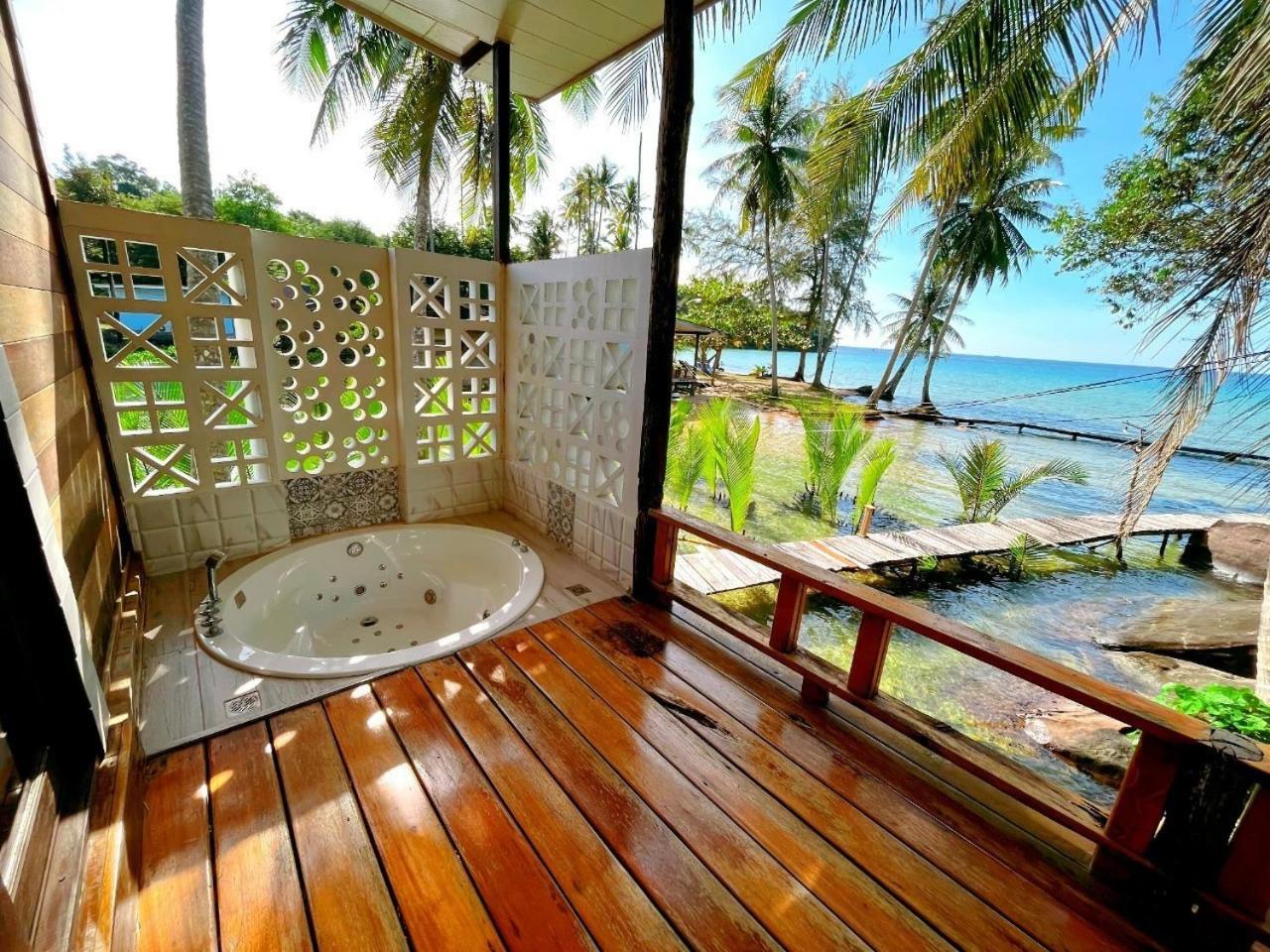 Superior Bungalow photo 2