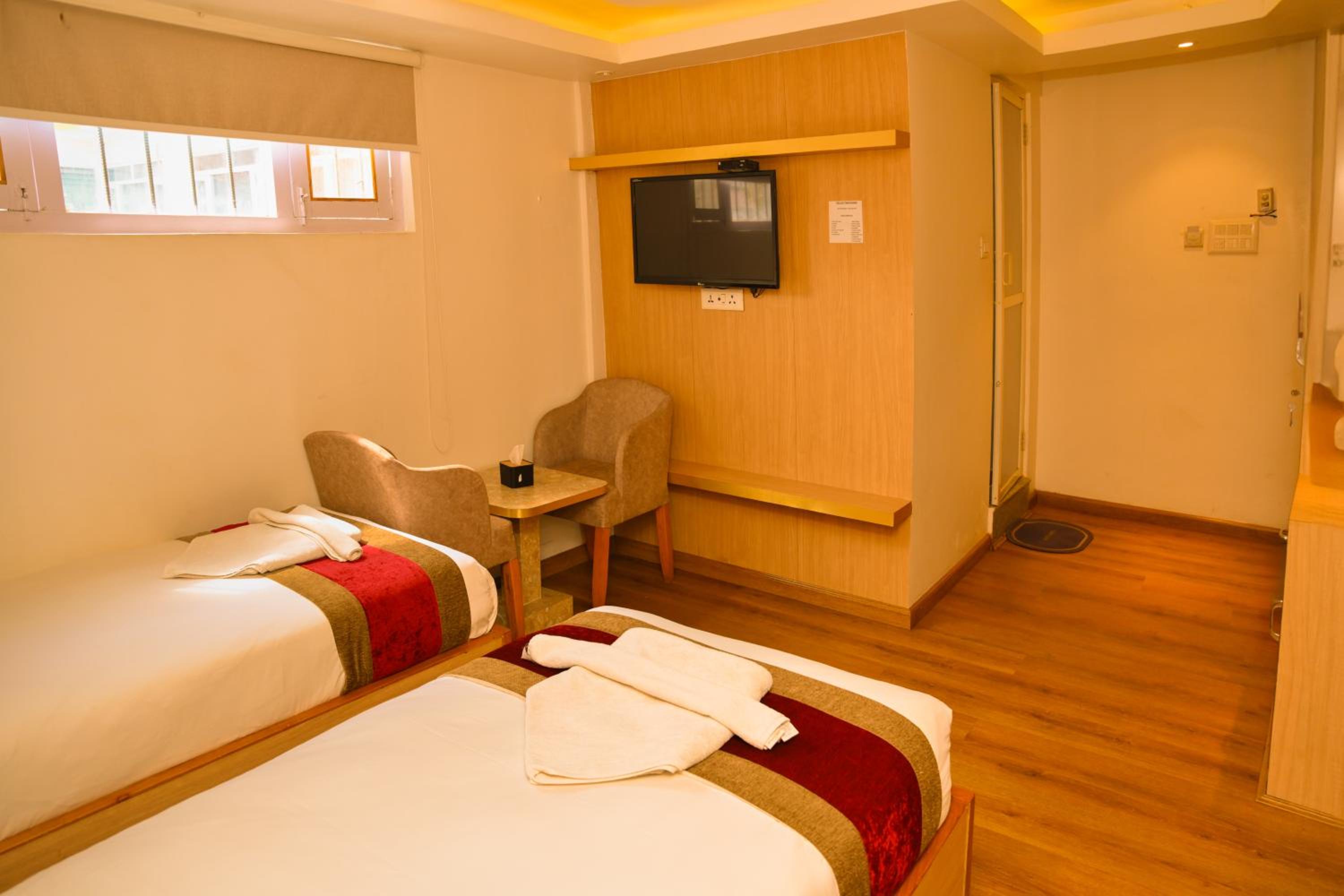 Deluxe Twin Room - Photo 9