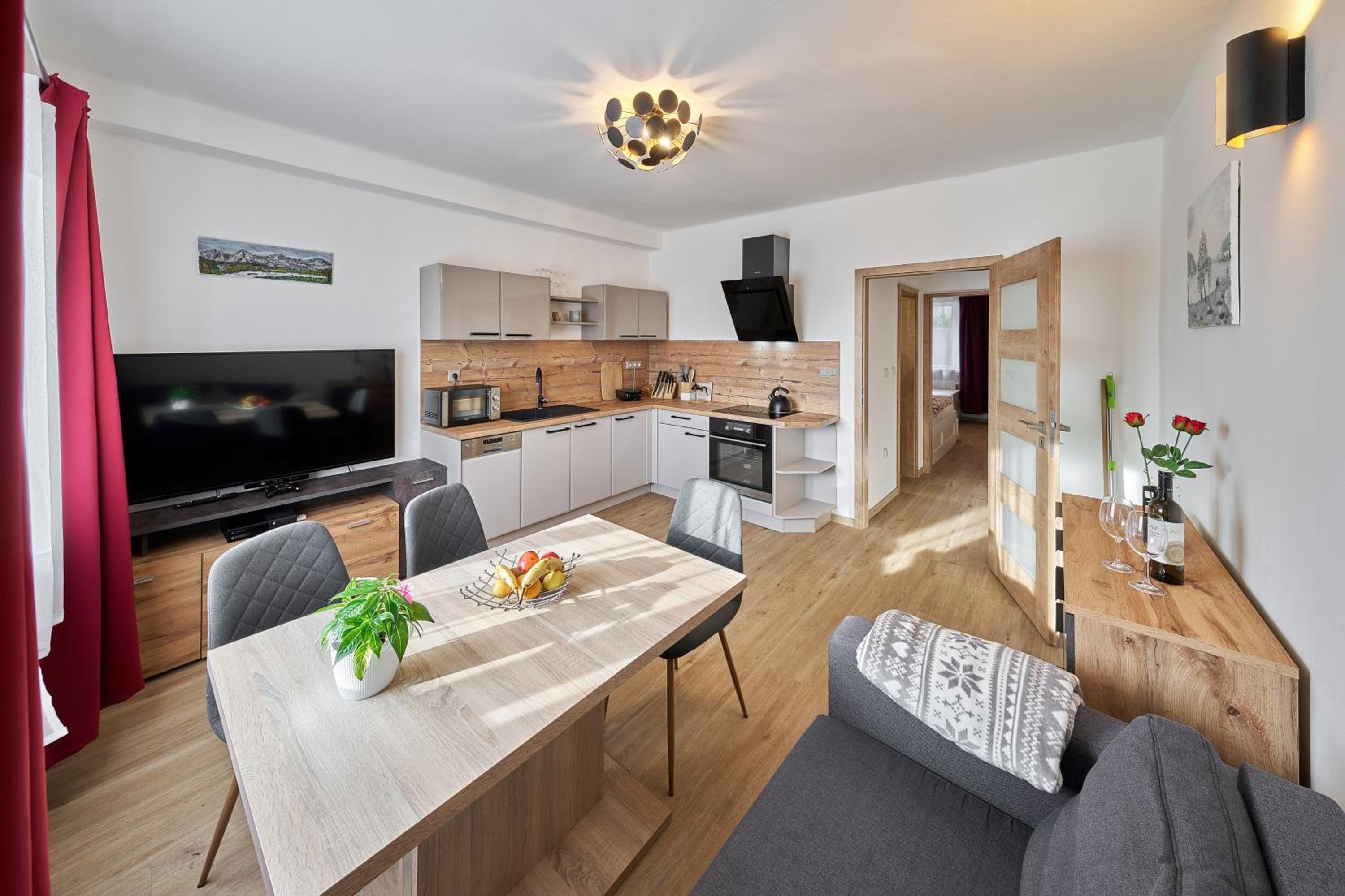 One-Bedroom Apartment - Photo 4