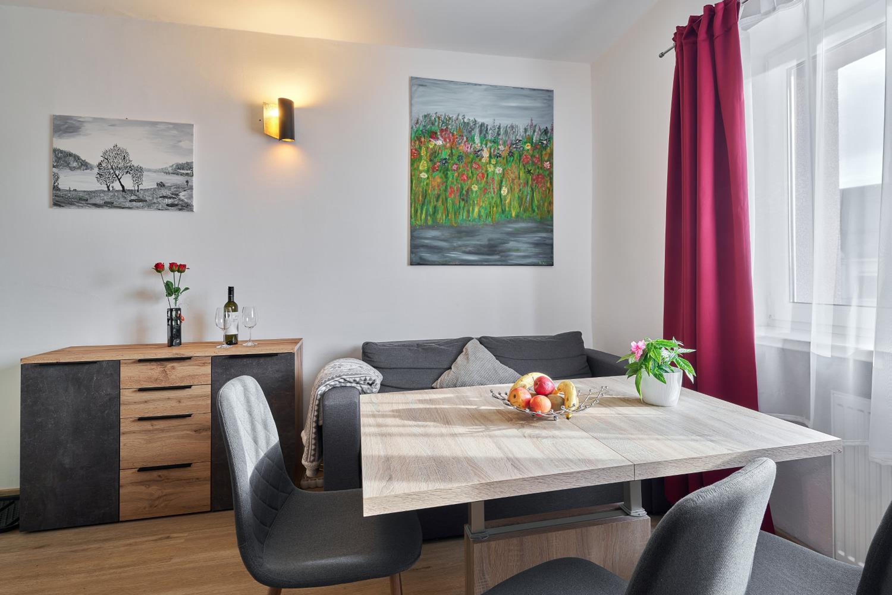 One-Bedroom Apartment - Photo 37