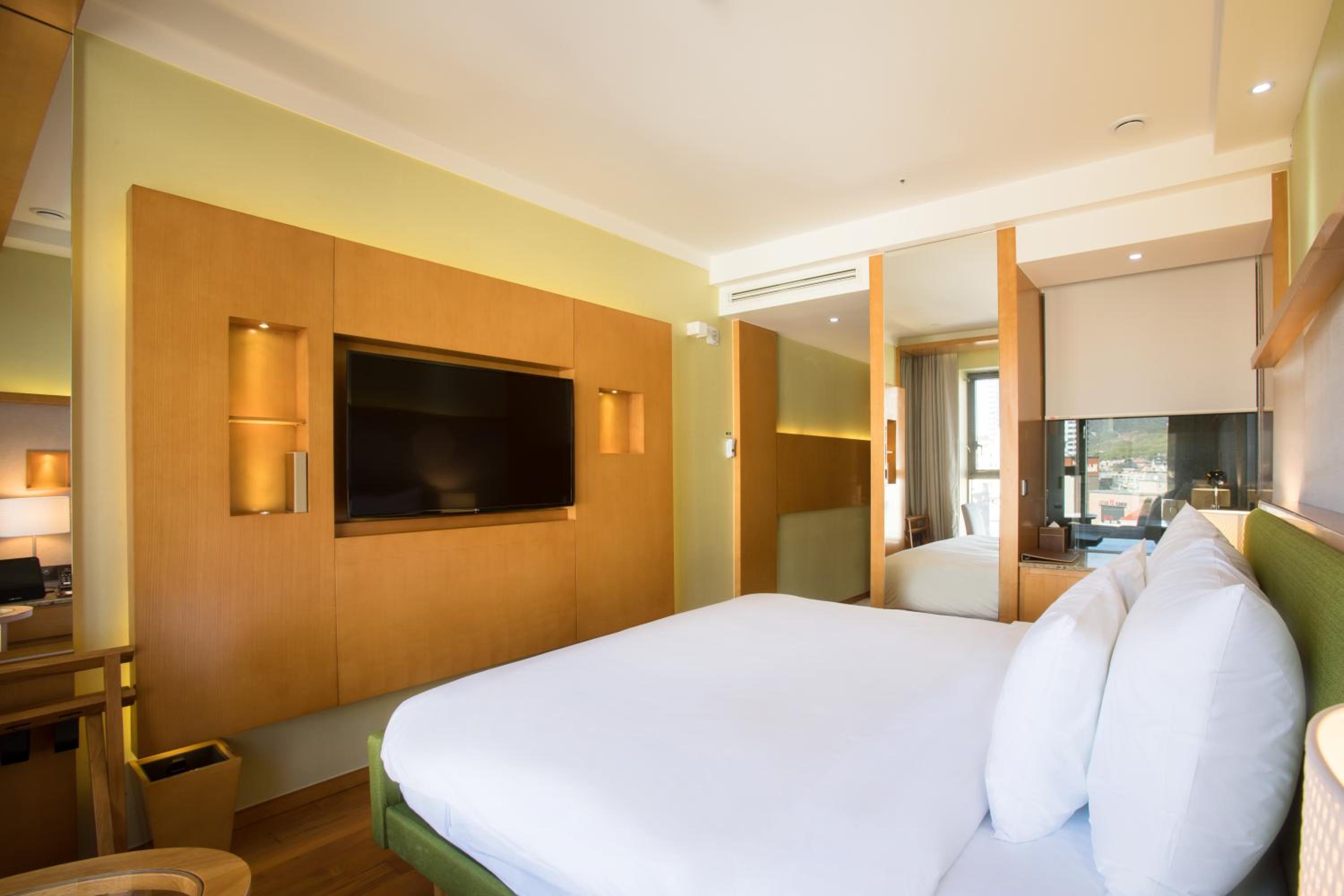 Standard King Room photo 1