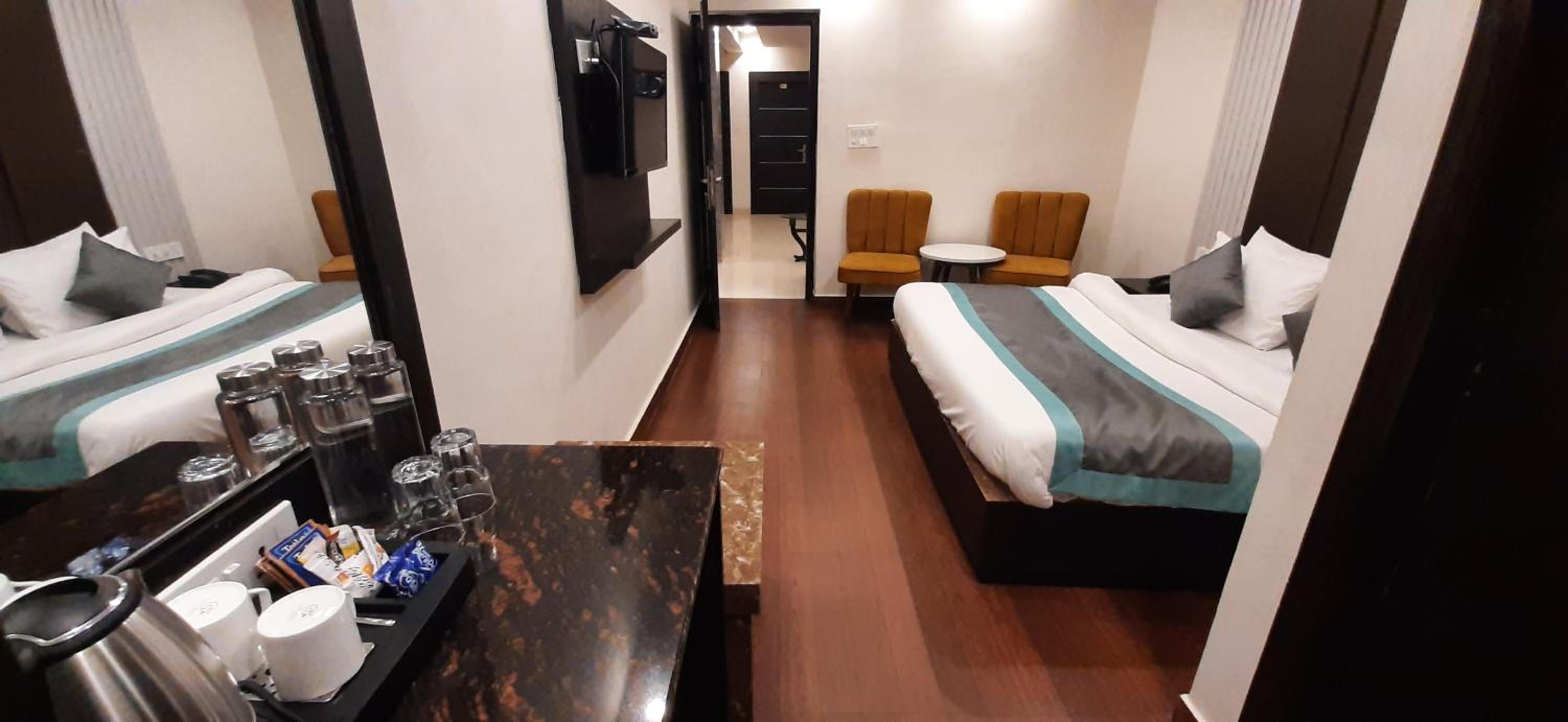 Deluxe Room - Photo 2
