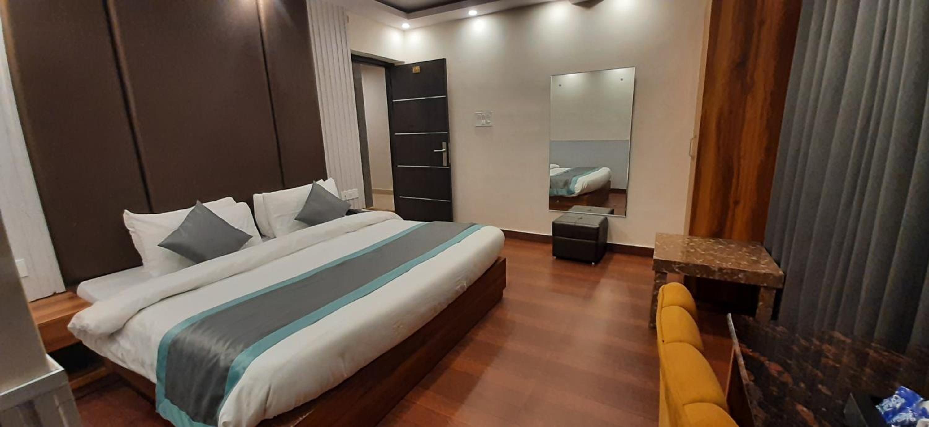 Deluxe Room - Photo 4