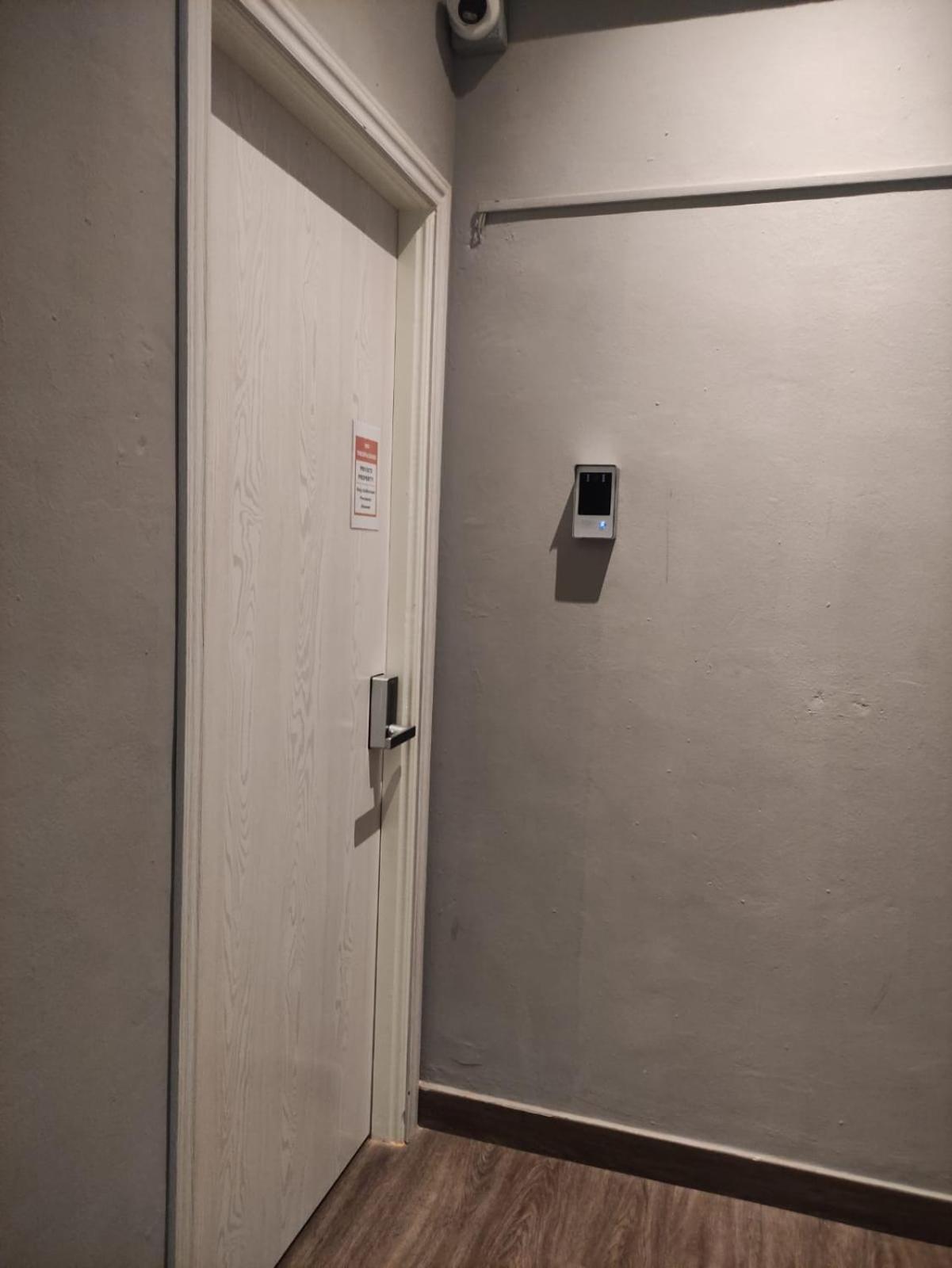 Queen Room photo 1