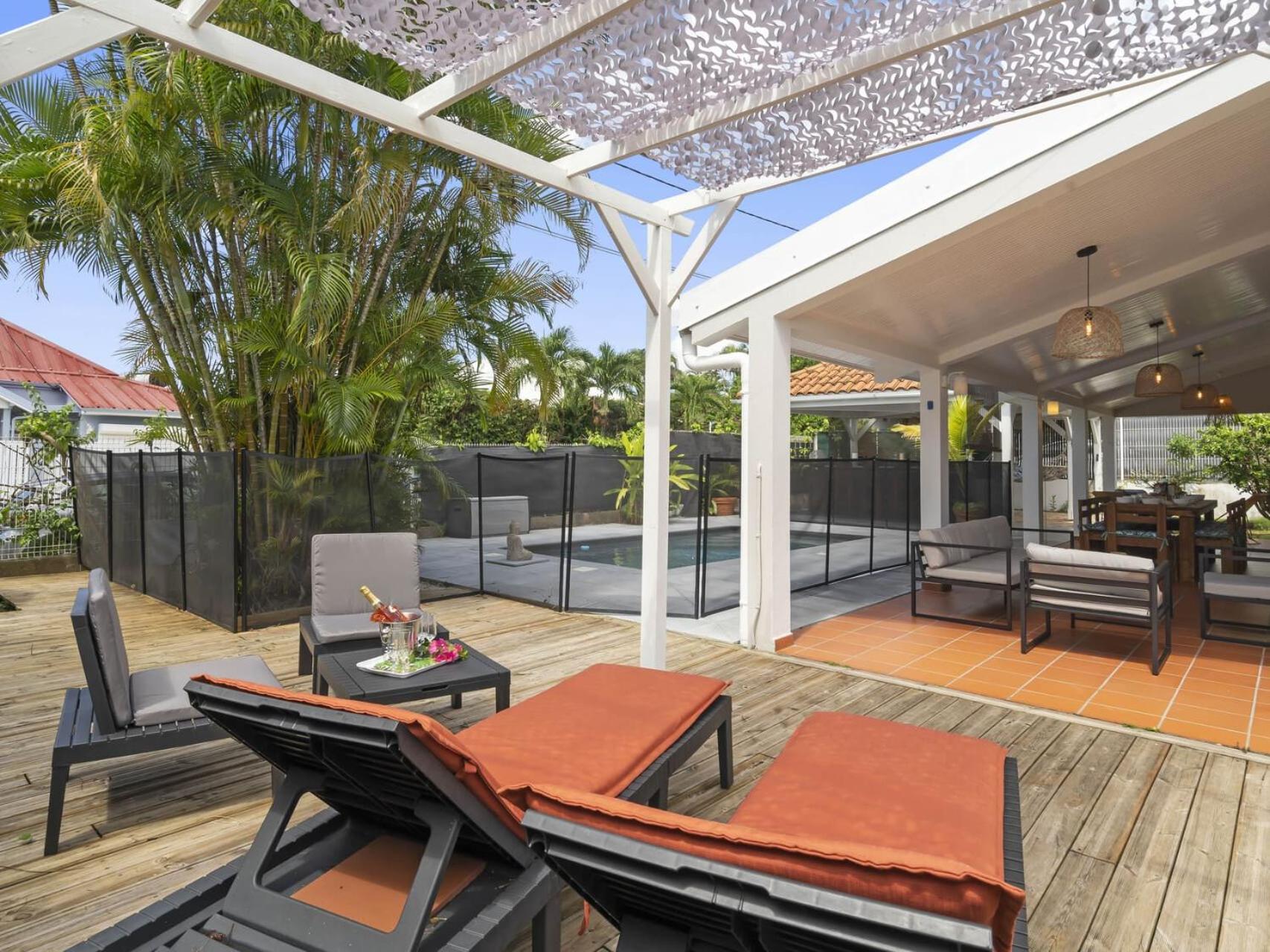 Villa photo 2