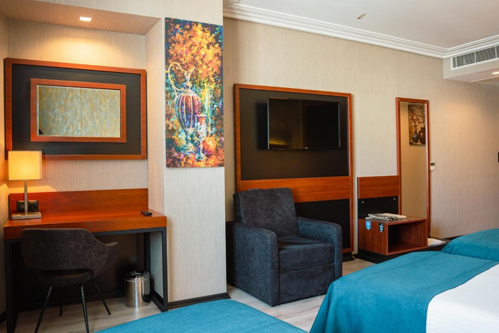Standard Triple Room photo 2