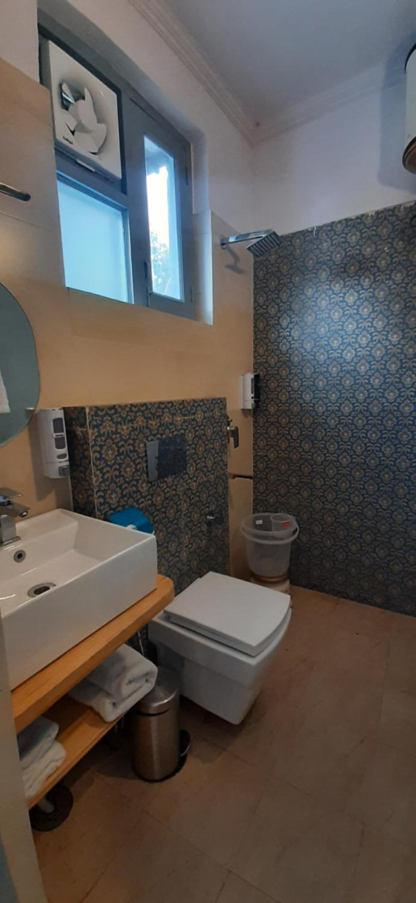 Superior King Room - Photo 10